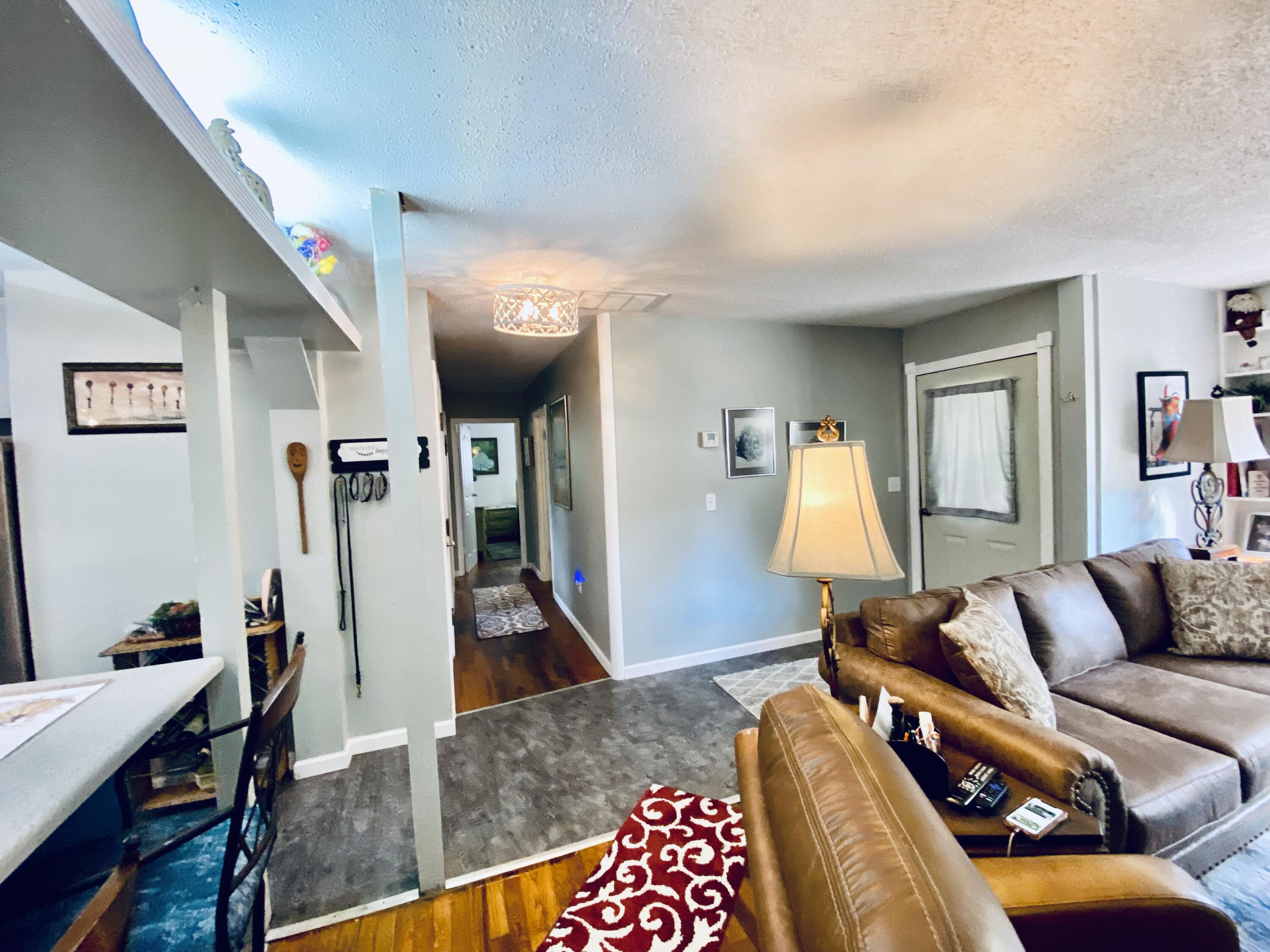 220 Wells Street Property Photo 16