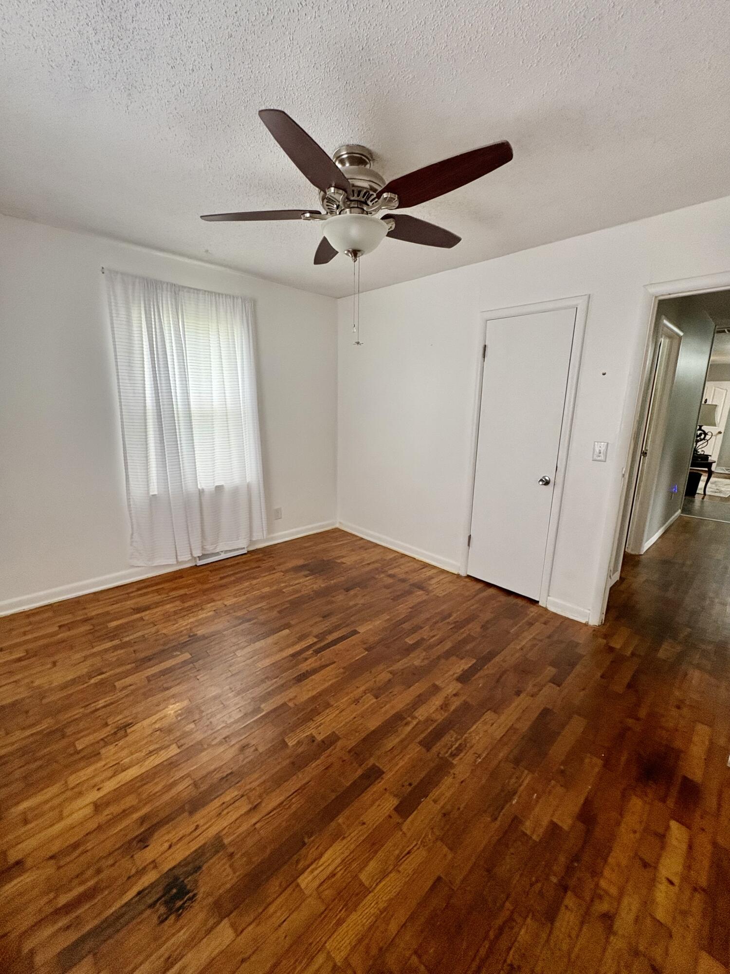 220 Wells Street Property Photo 44