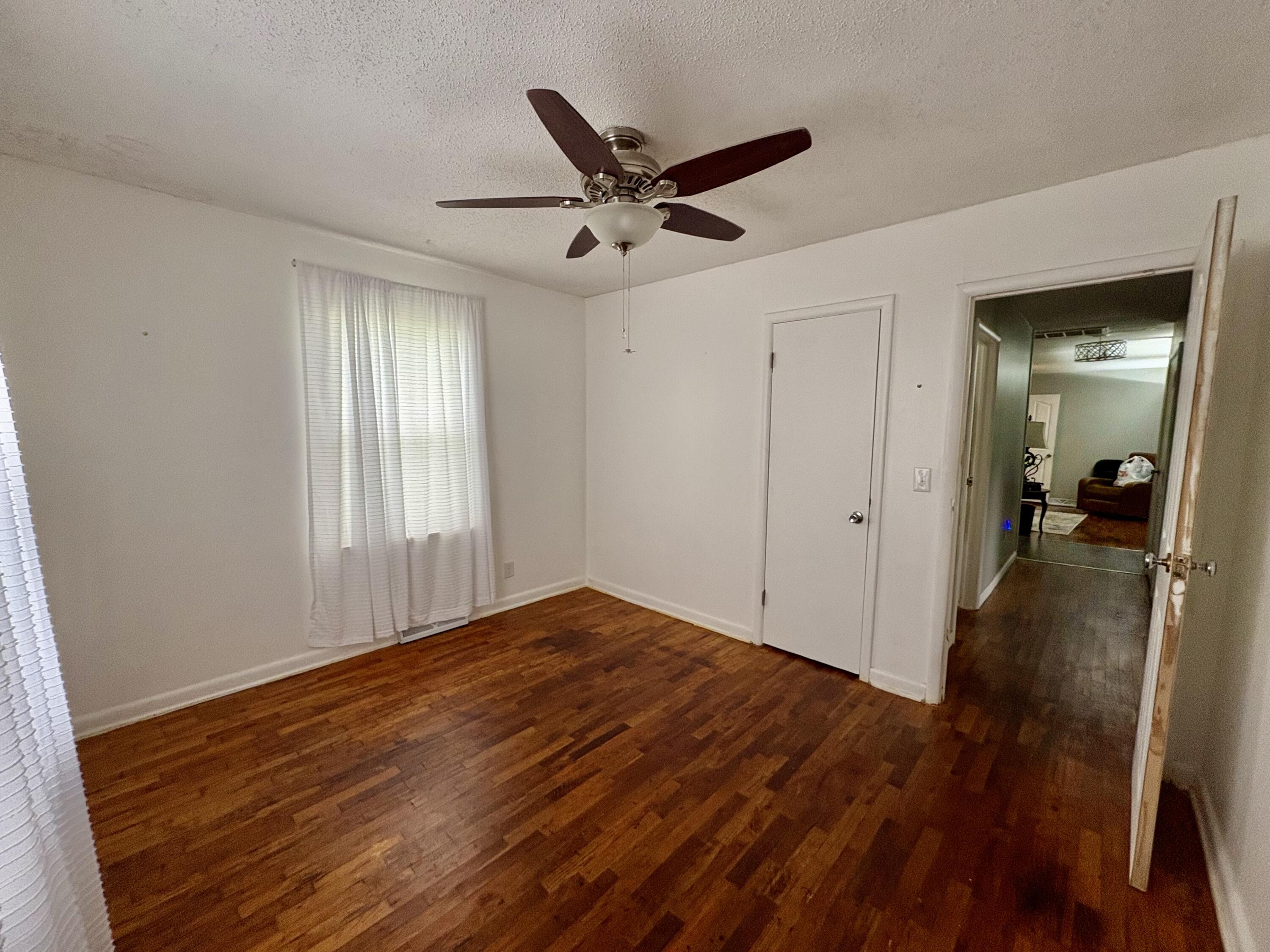 220 Wells Street Property Photo 45