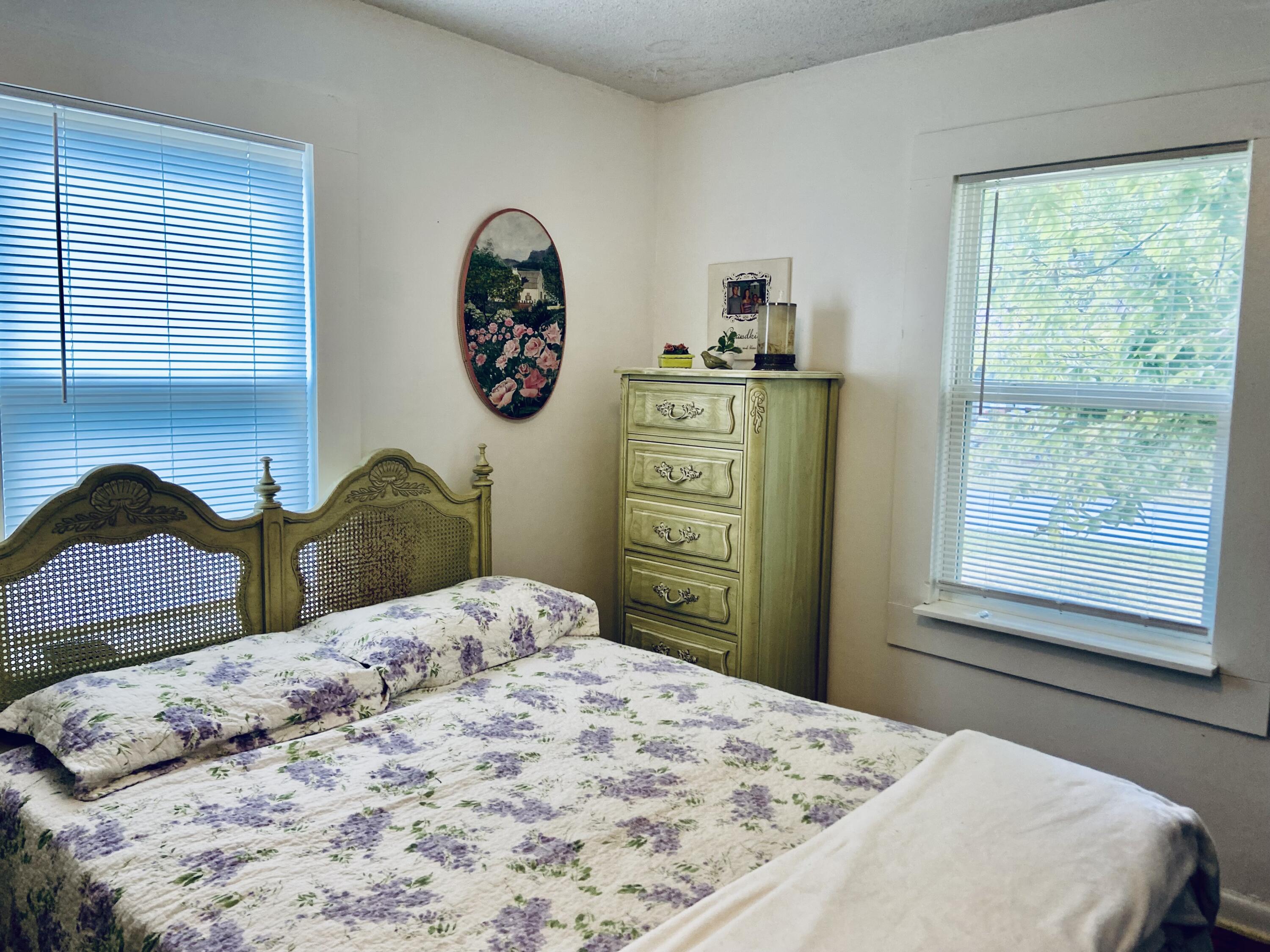 220 Wells Street Property Photo 46