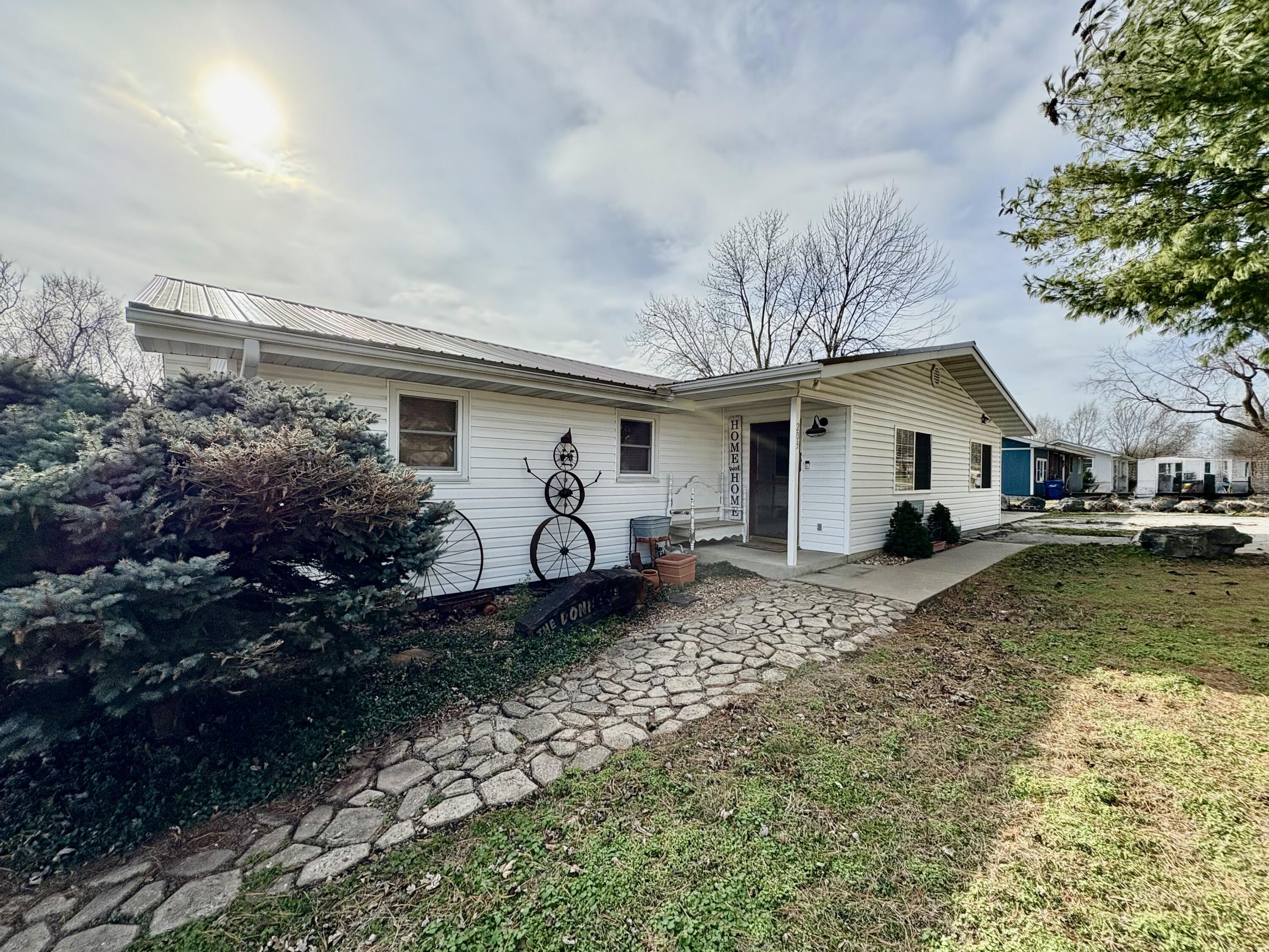 203 Wynes Circle Property Photo 1