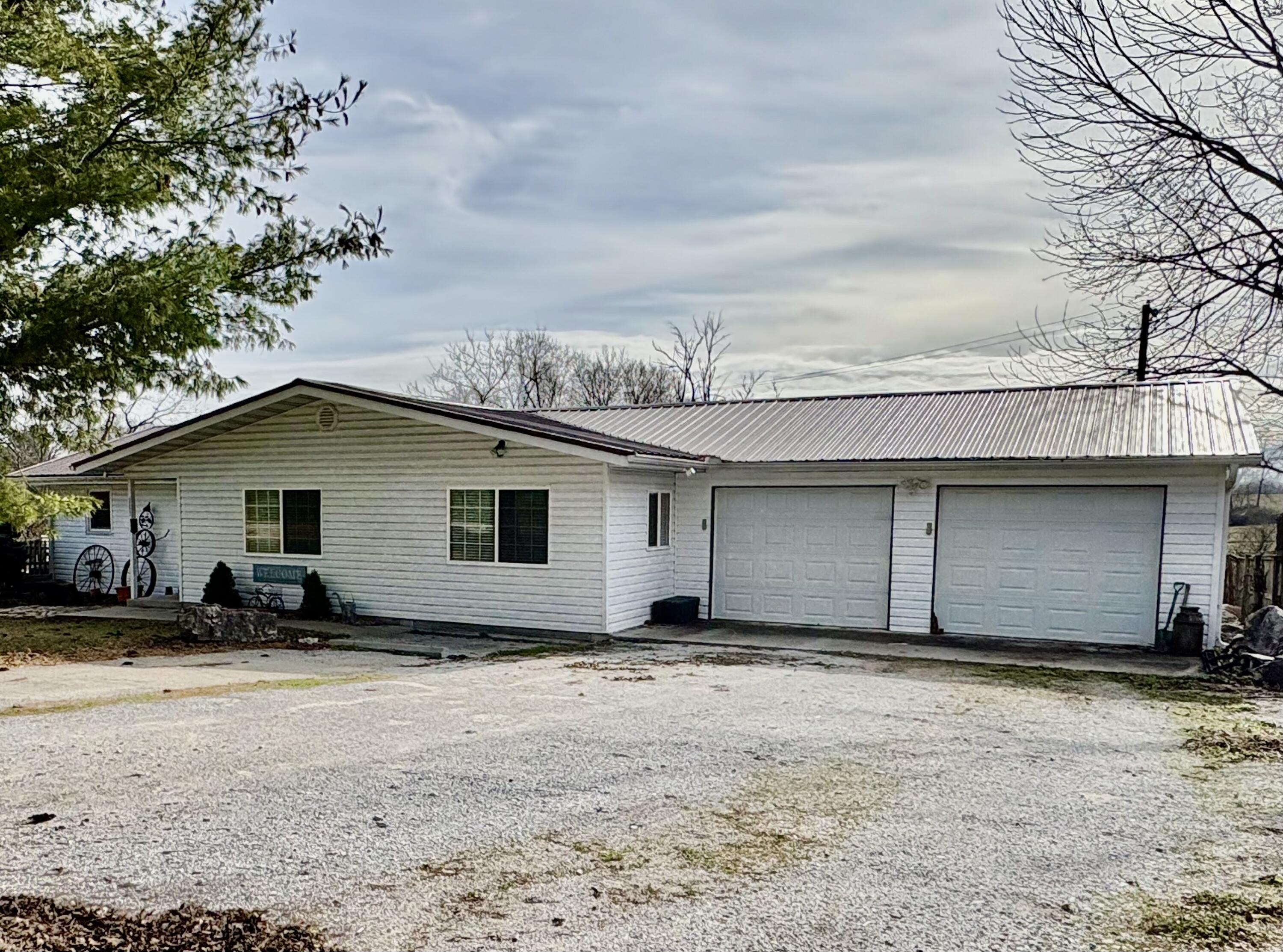 203 Wynes Circle Property Photo 3