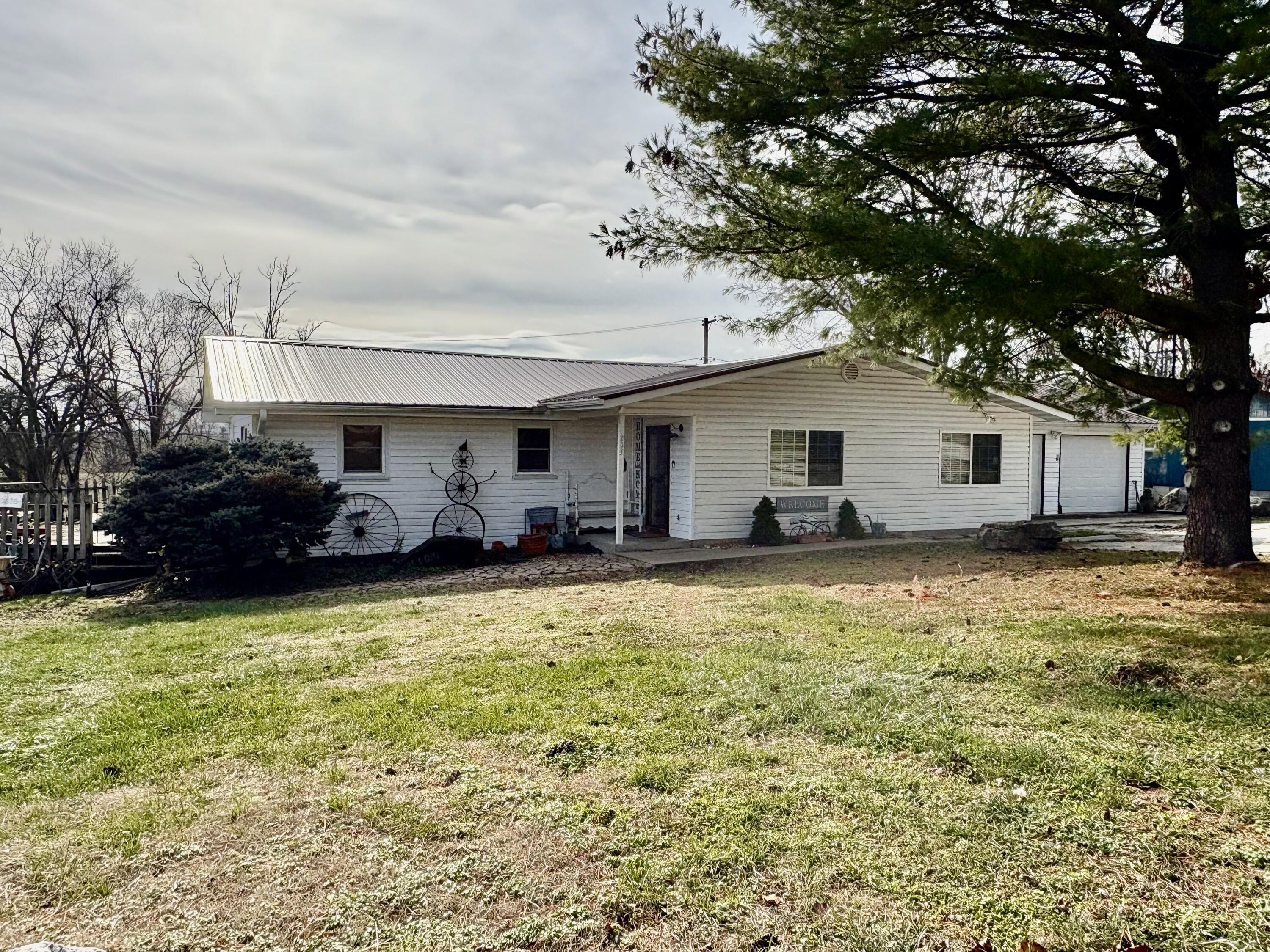 203 Wynes Circle Property Photo 4