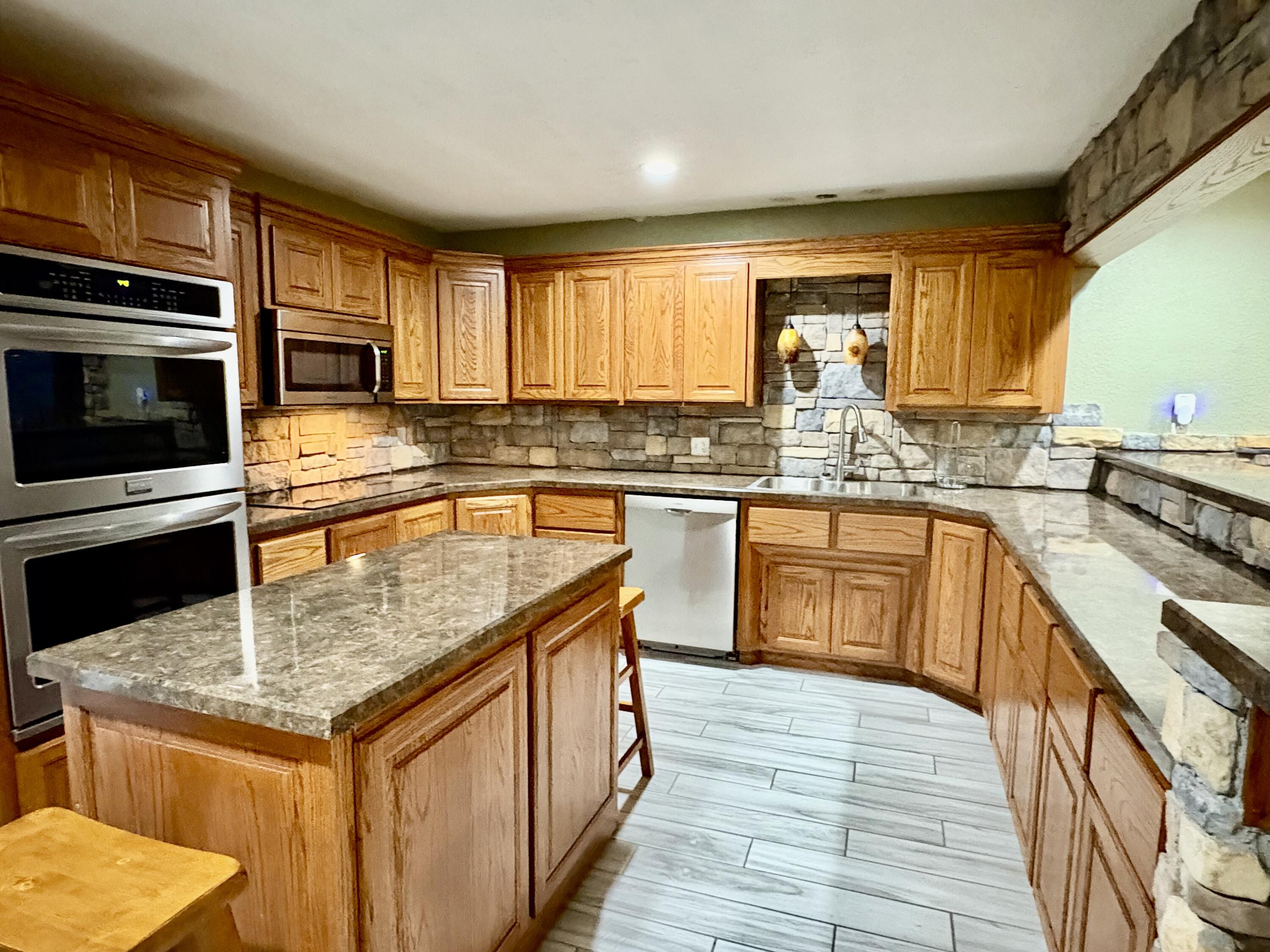 203 Wynes Circle Property Photo 17