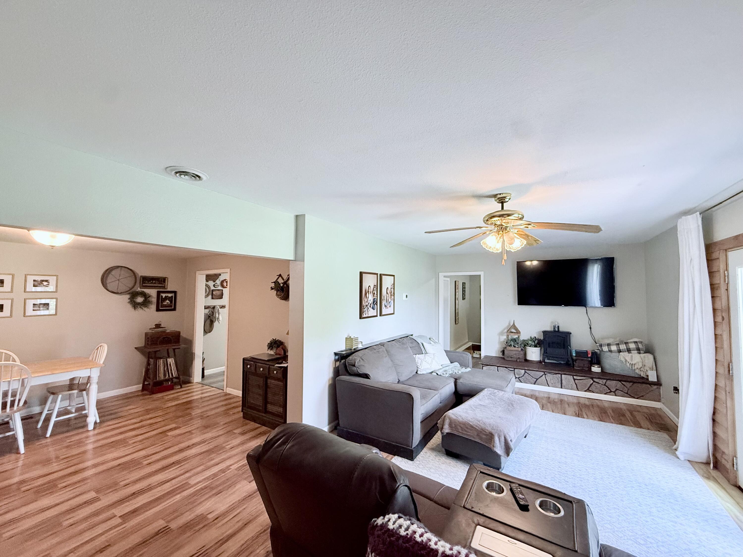 15302 Bucyrus Drive Property Photo 4