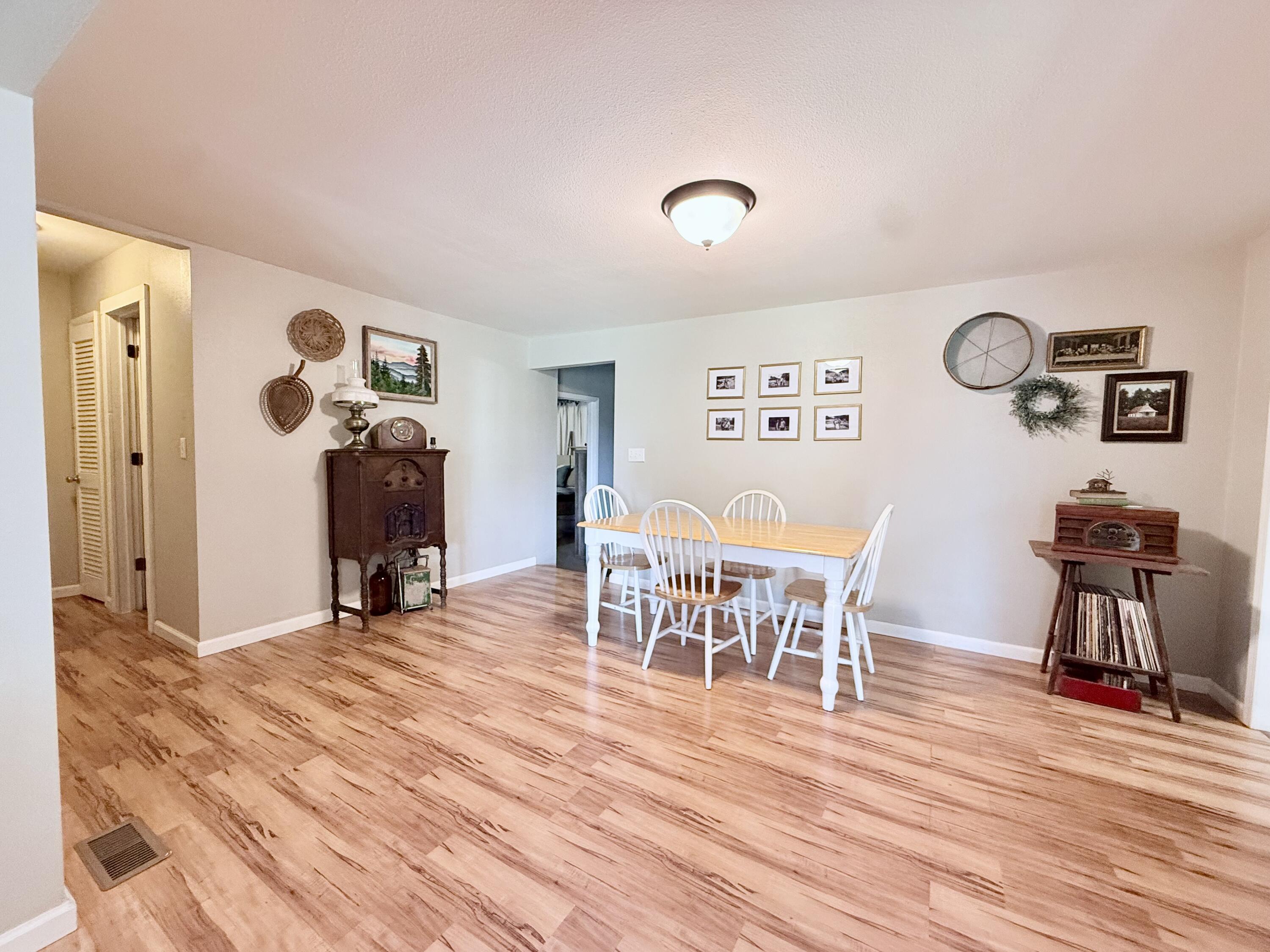 15302 Bucyrus Drive Property Photo 6