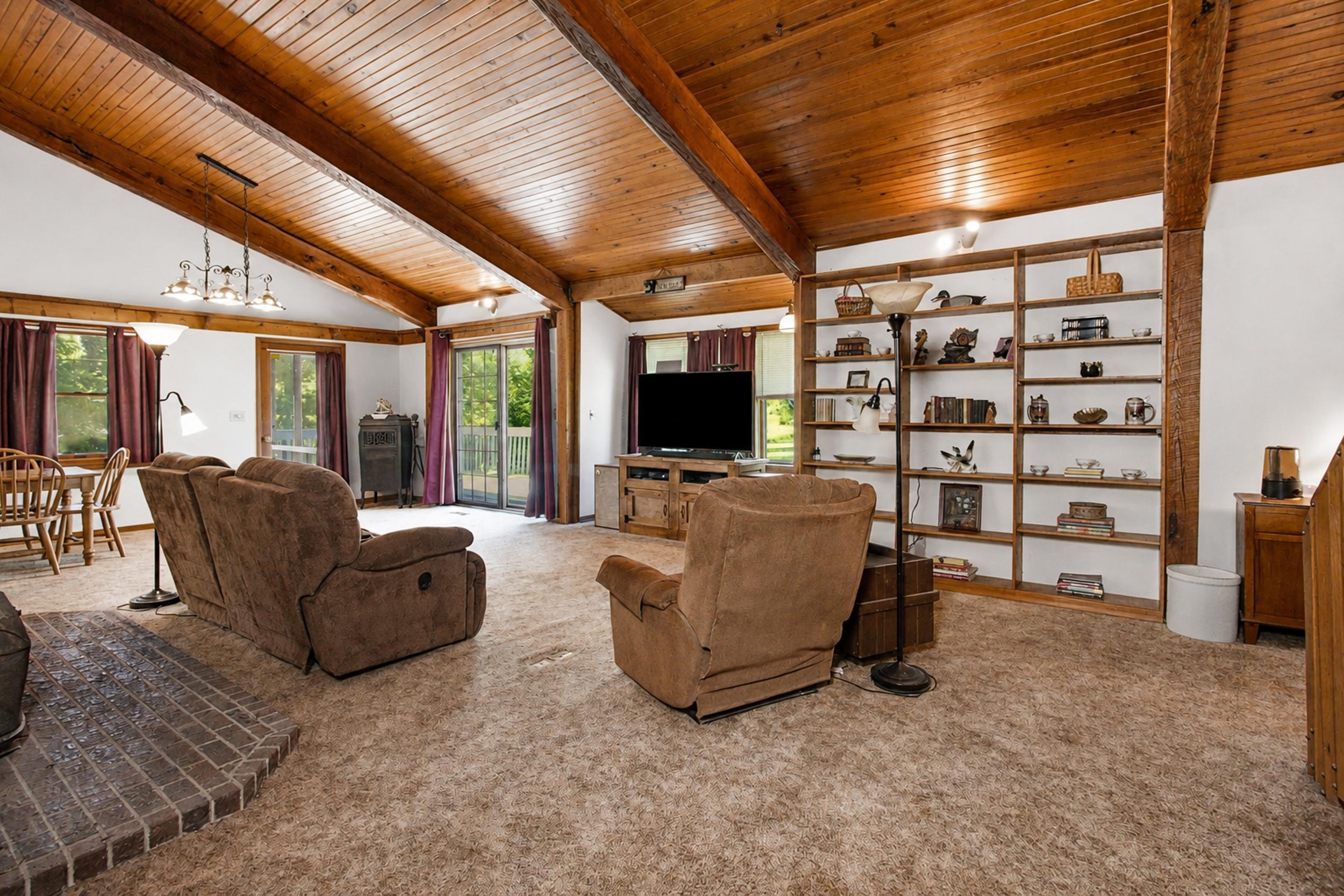 9452 Lynch Drive Property Photo 8