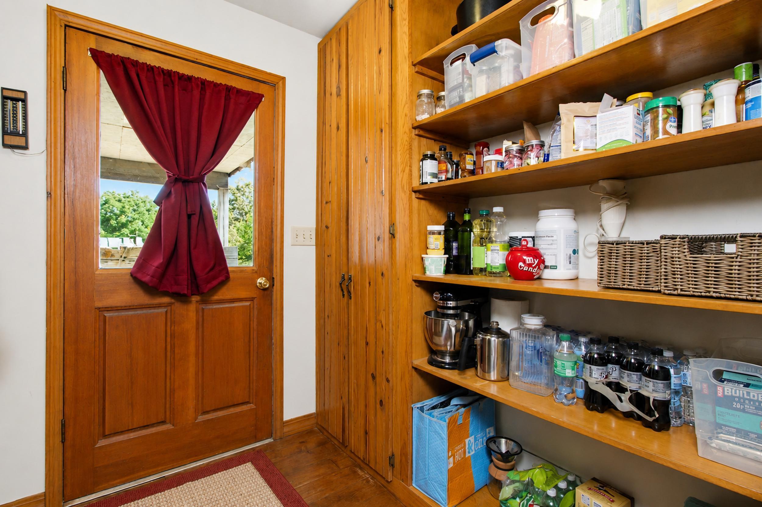 9452 Lynch Drive Property Photo 15