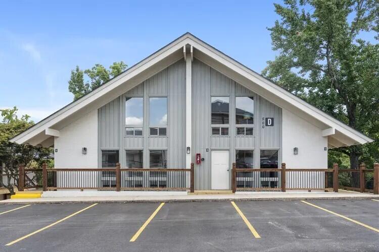 403 Veterans Boulevard D5 Property Photo 2
