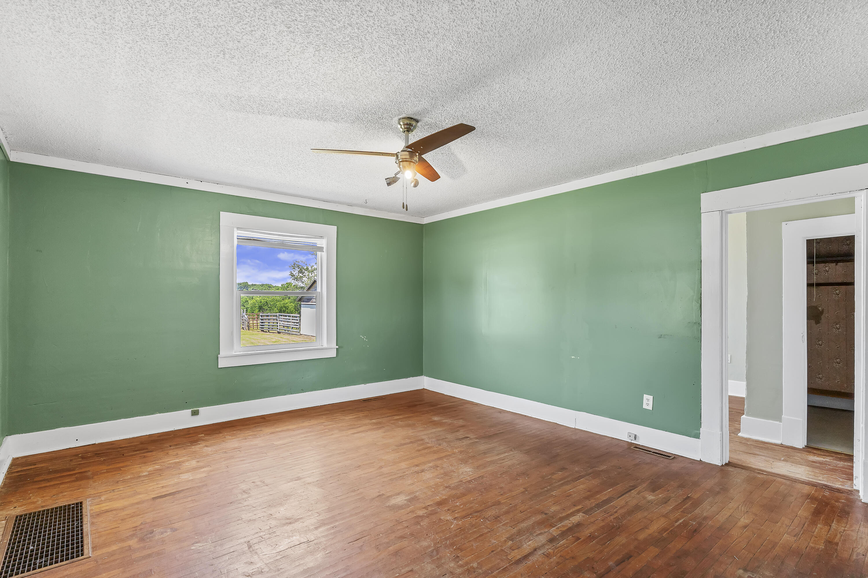 8527 West Farm Rd 76 Property Photo 4