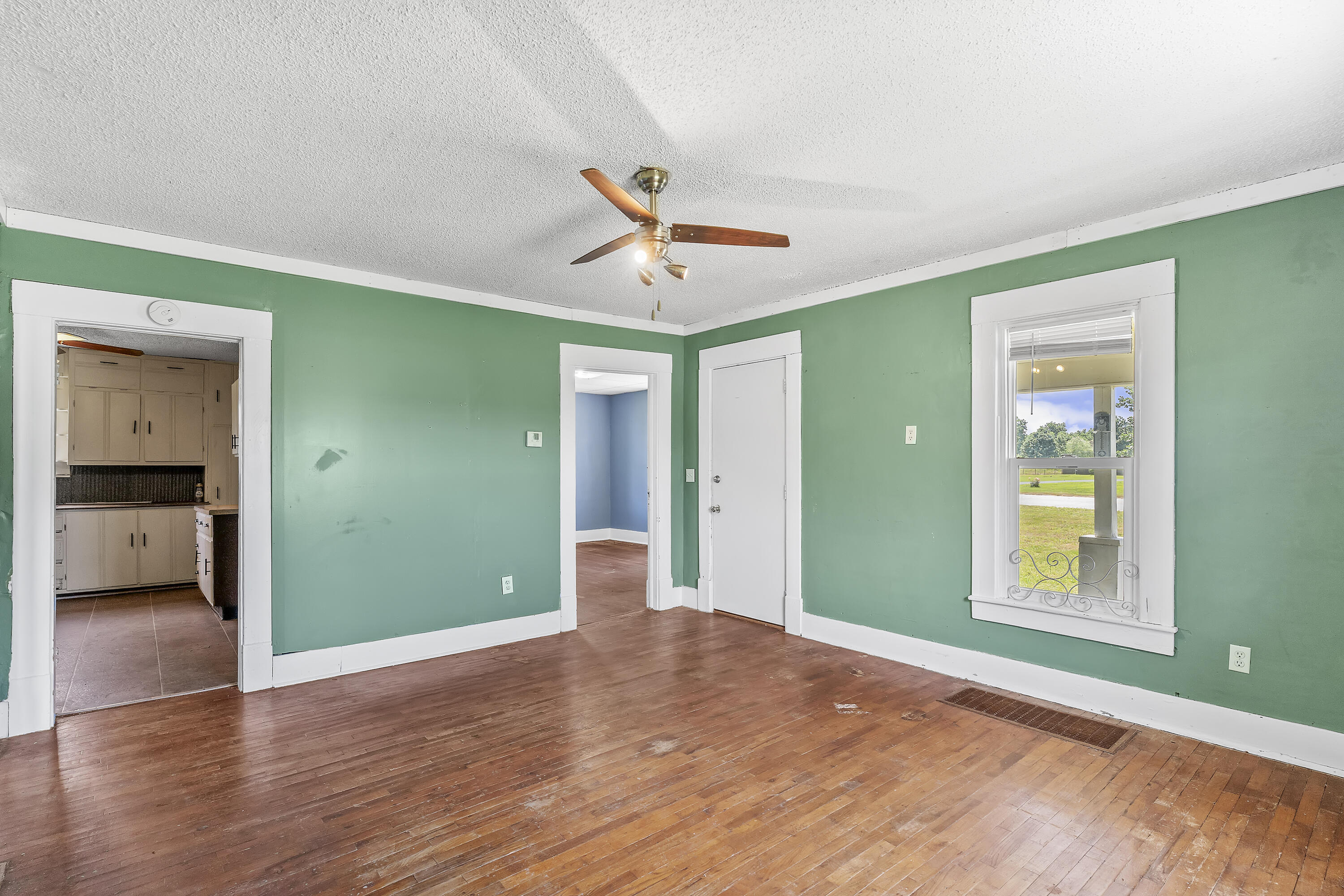 8527 West Farm Rd 76 Property Photo 7