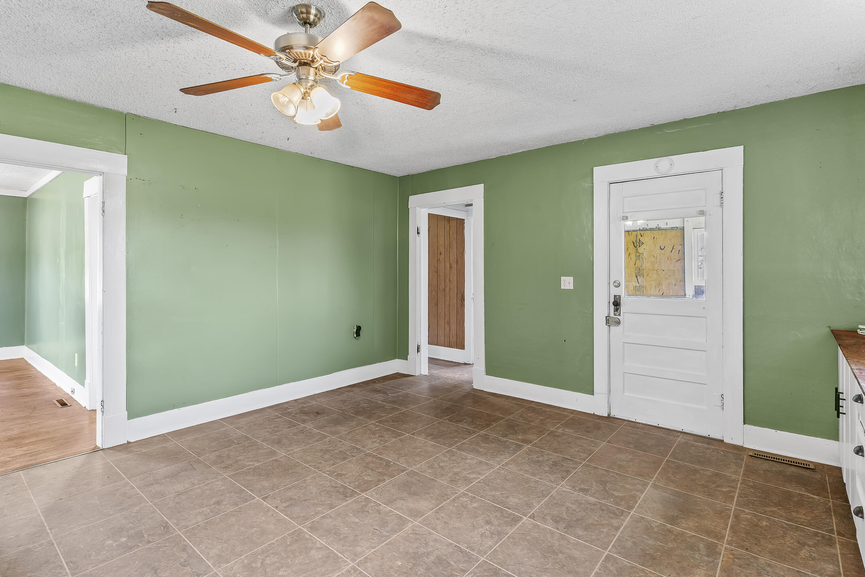 8527 West Farm Rd 76 Property Photo 11