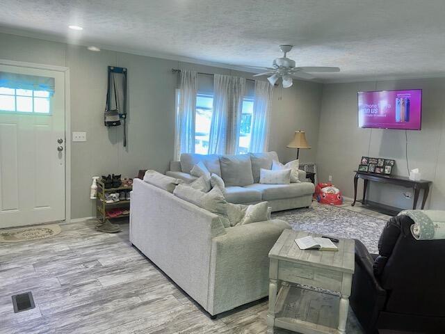 503 Hilltop Lane Property Photo 6