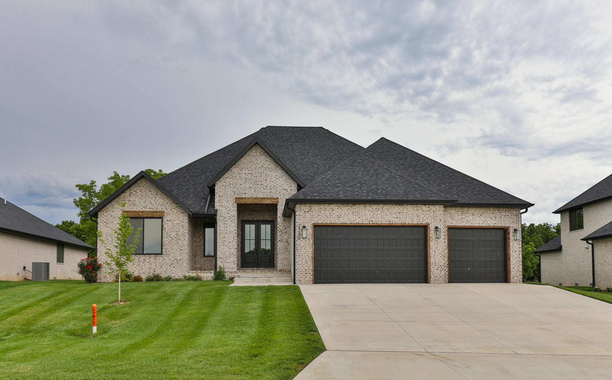 2105 North Silver Charm Avenue Property Photo 1