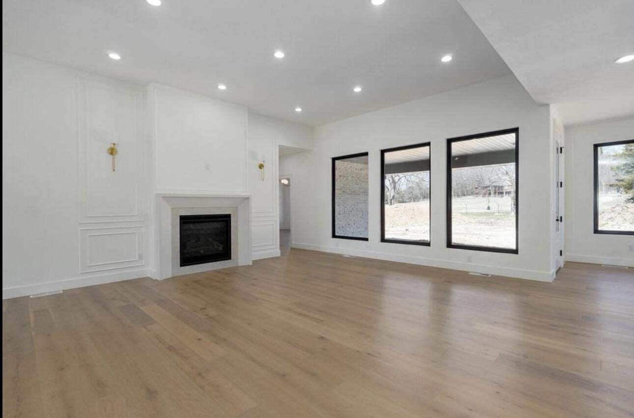 2105 North Silver Charm Avenue Property Photo 8