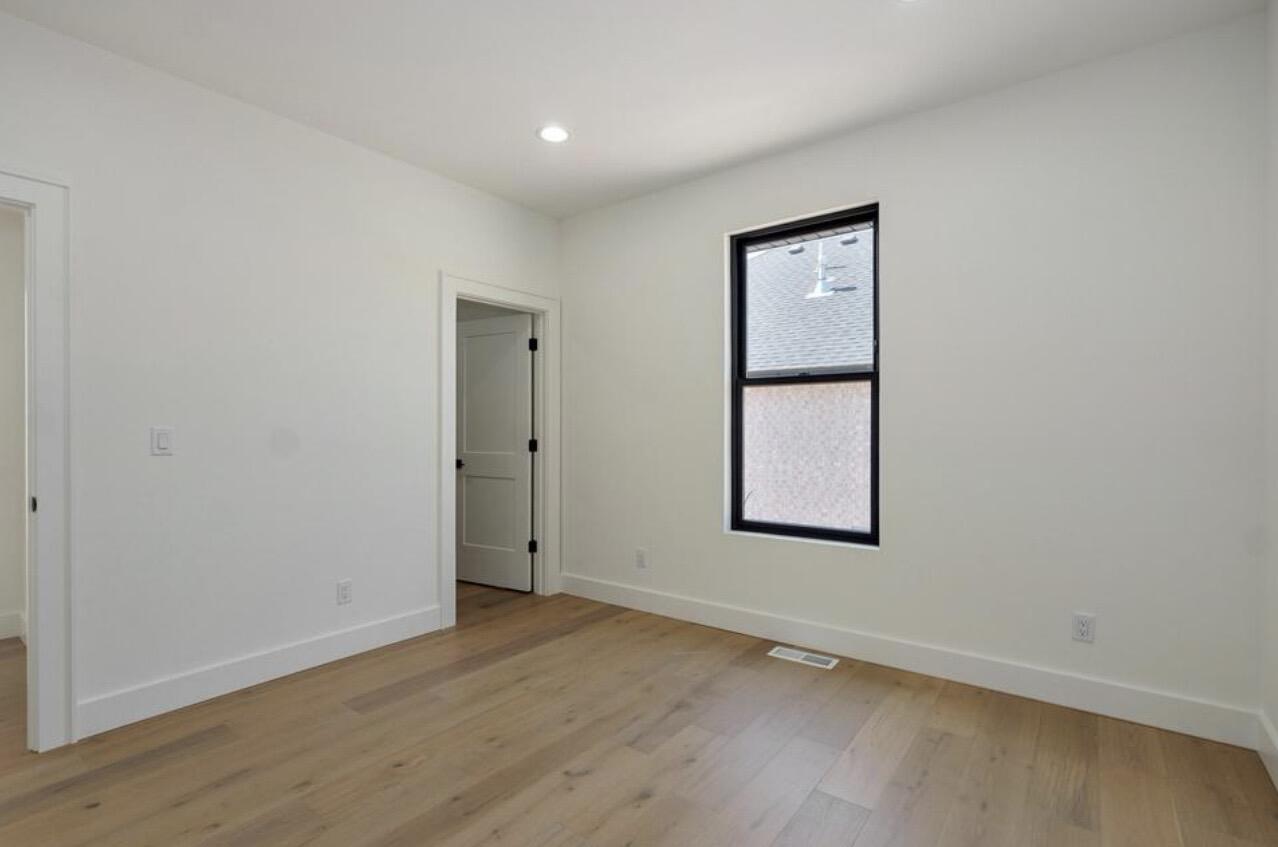 2105 North Silver Charm Avenue Property Photo 28