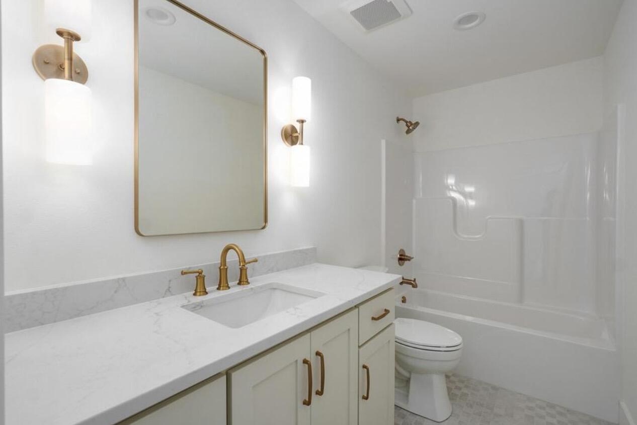 2105 North Silver Charm Avenue Property Photo 34