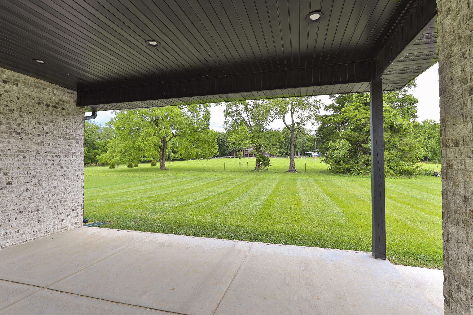 2105 North Silver Charm Avenue Property Photo 45
