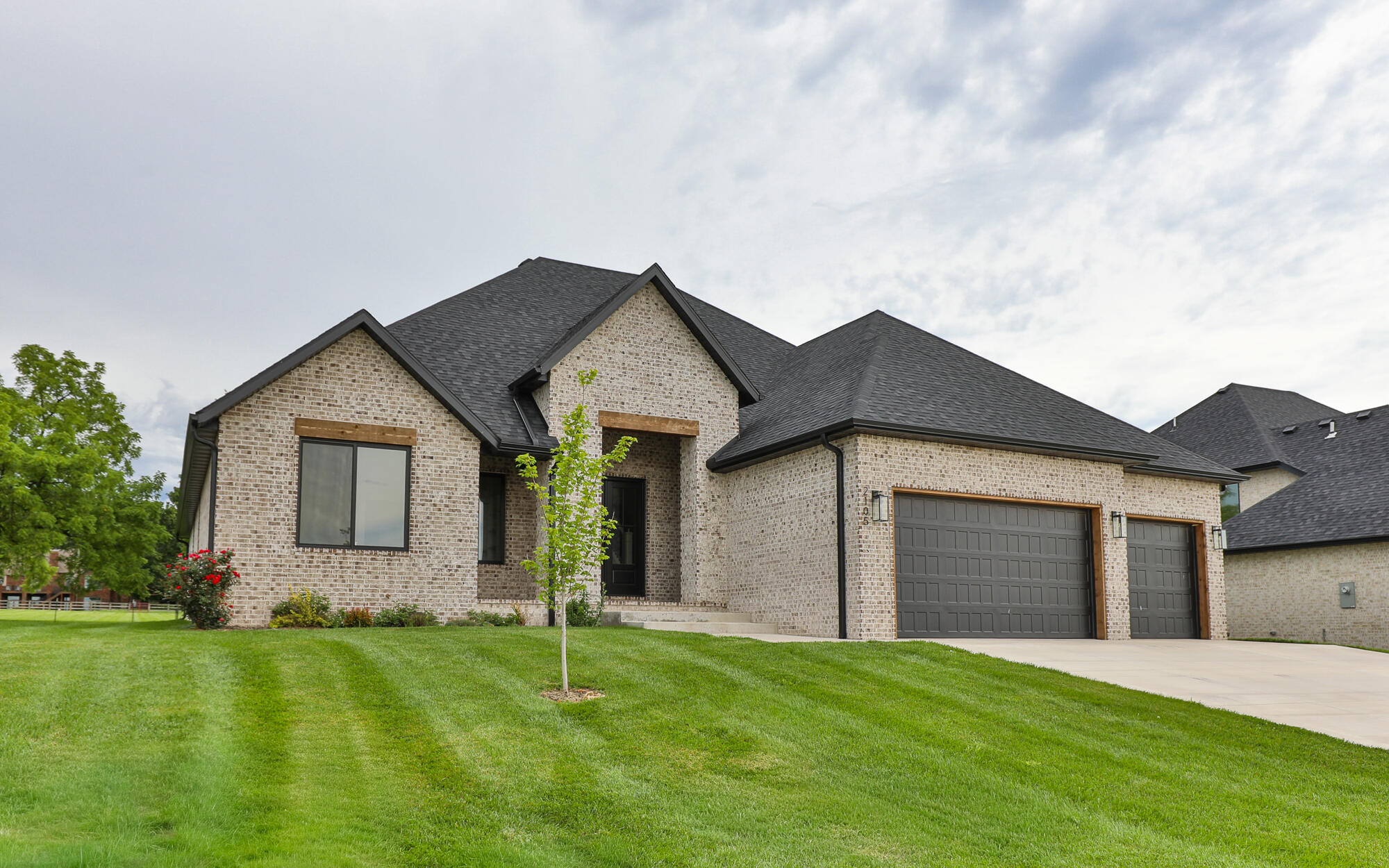 2105 North Silver Charm Avenue Property Photo 51