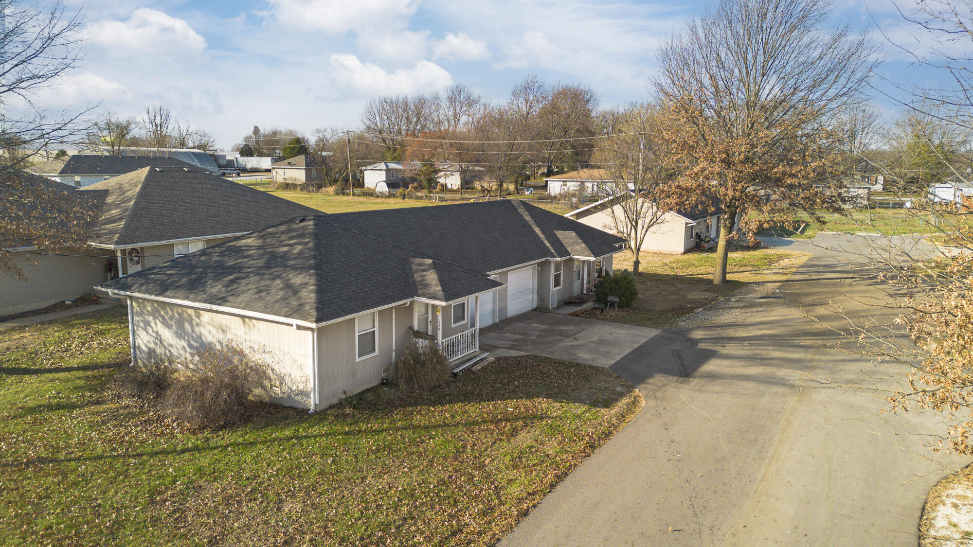 309 North Airport Road Property Photo 14