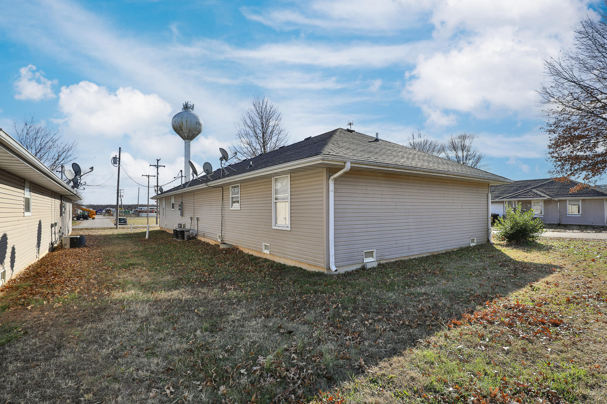309 North Airport Road Property Photo 38