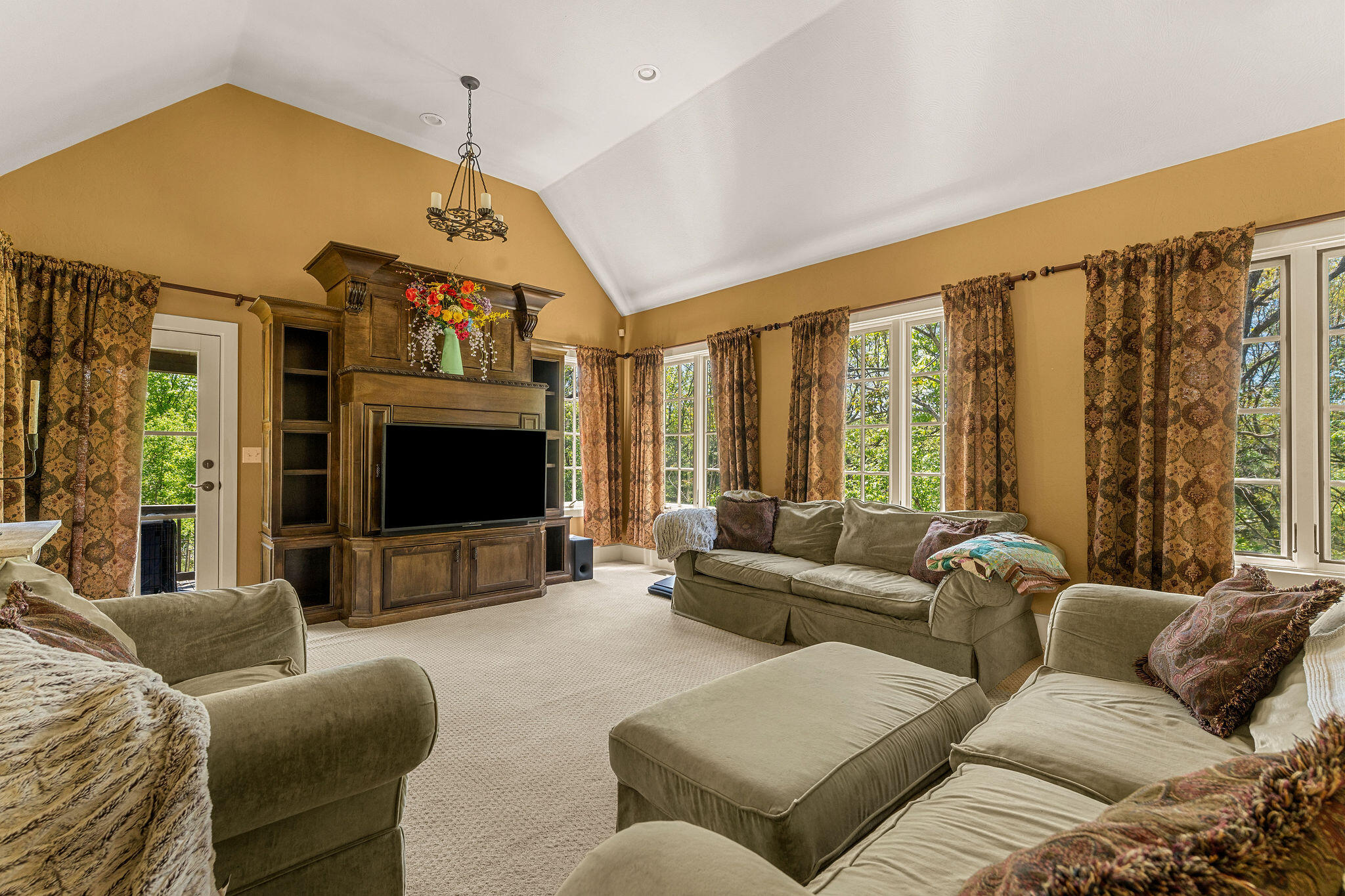966 Bear Creek Road Property Photo 3