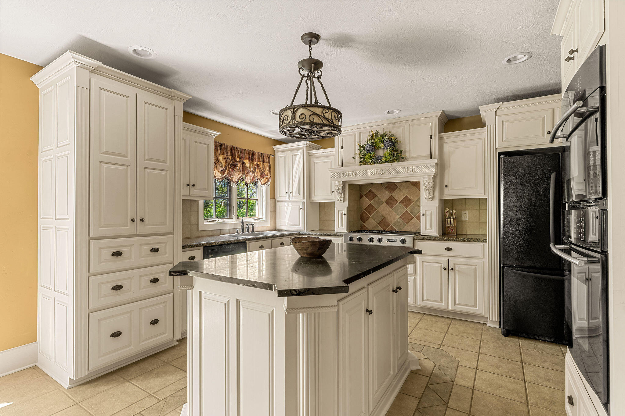 966 Bear Creek Road Property Photo 8