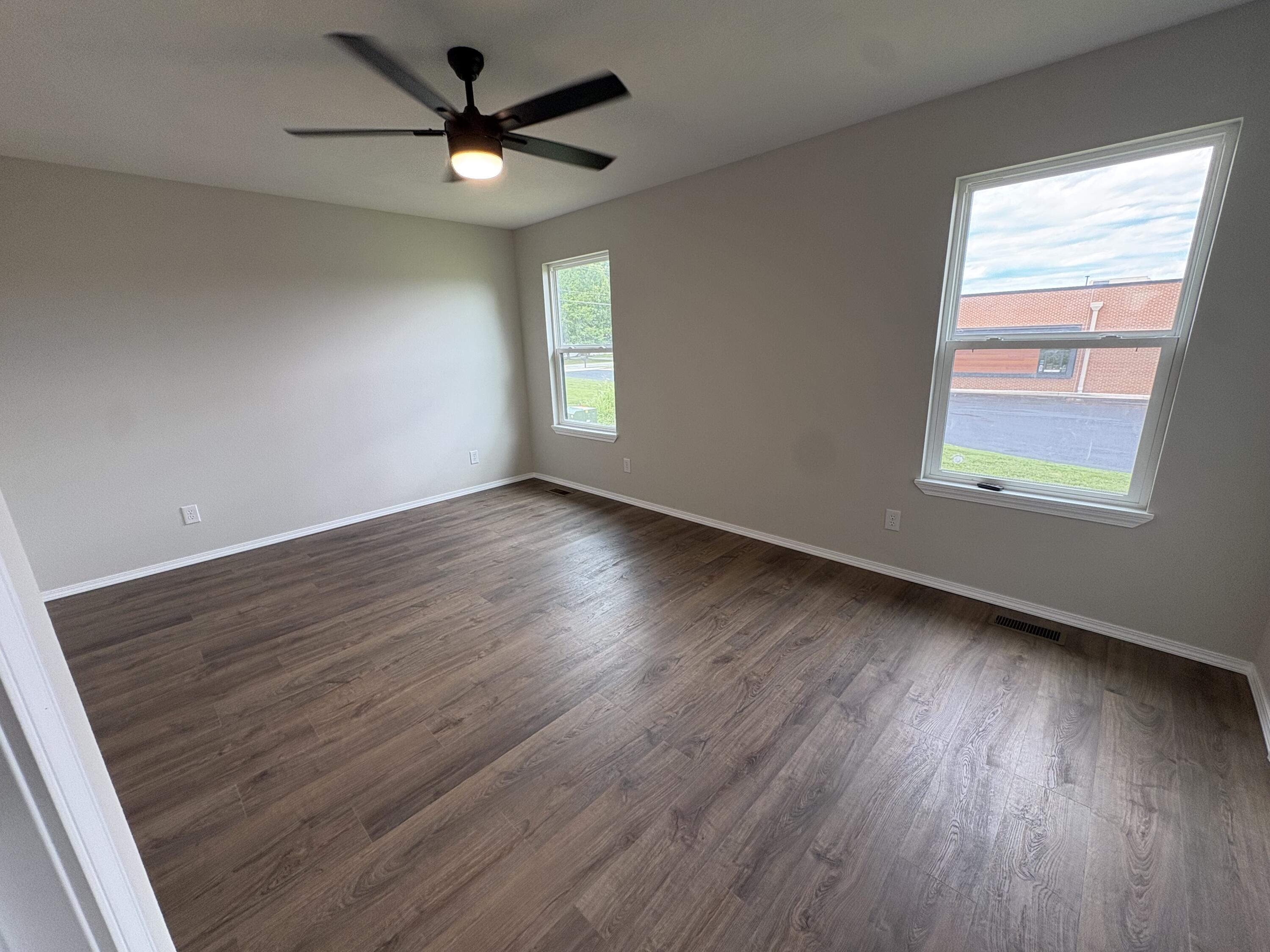 414 North Cherokee Trail Property Photo 4