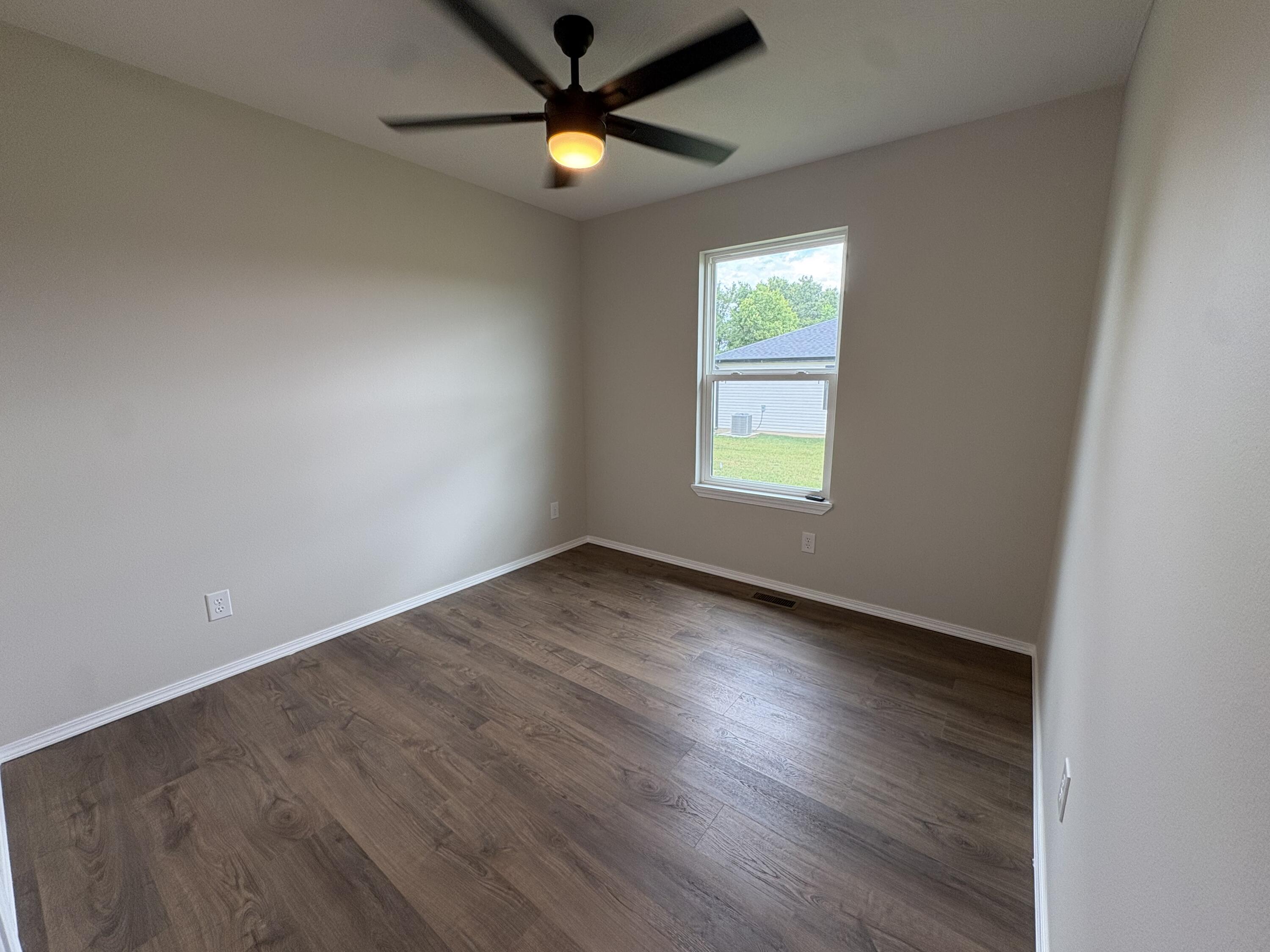 414 North Cherokee Trail Property Photo 7
