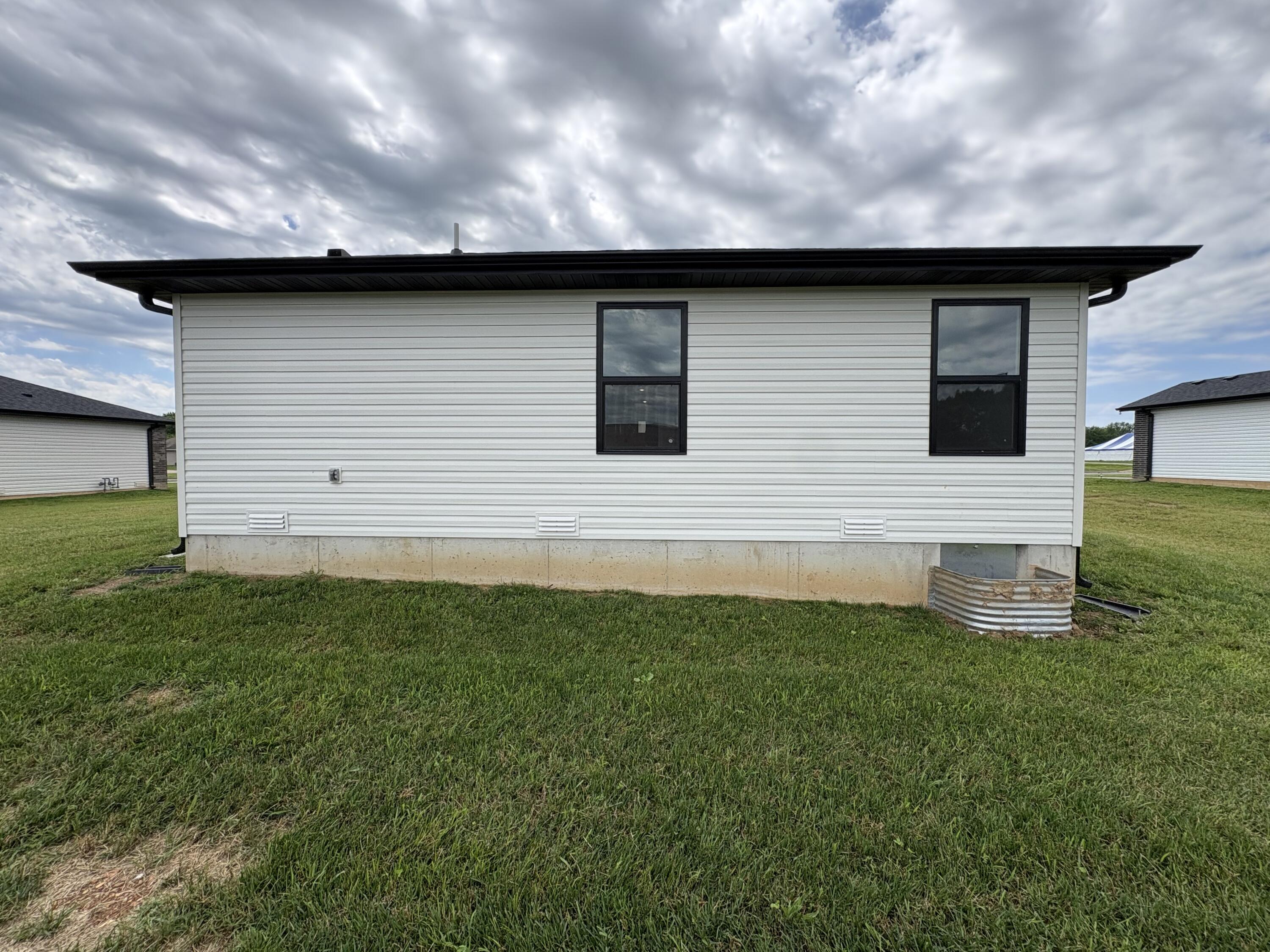 414 North Cherokee Trail Property Photo 11