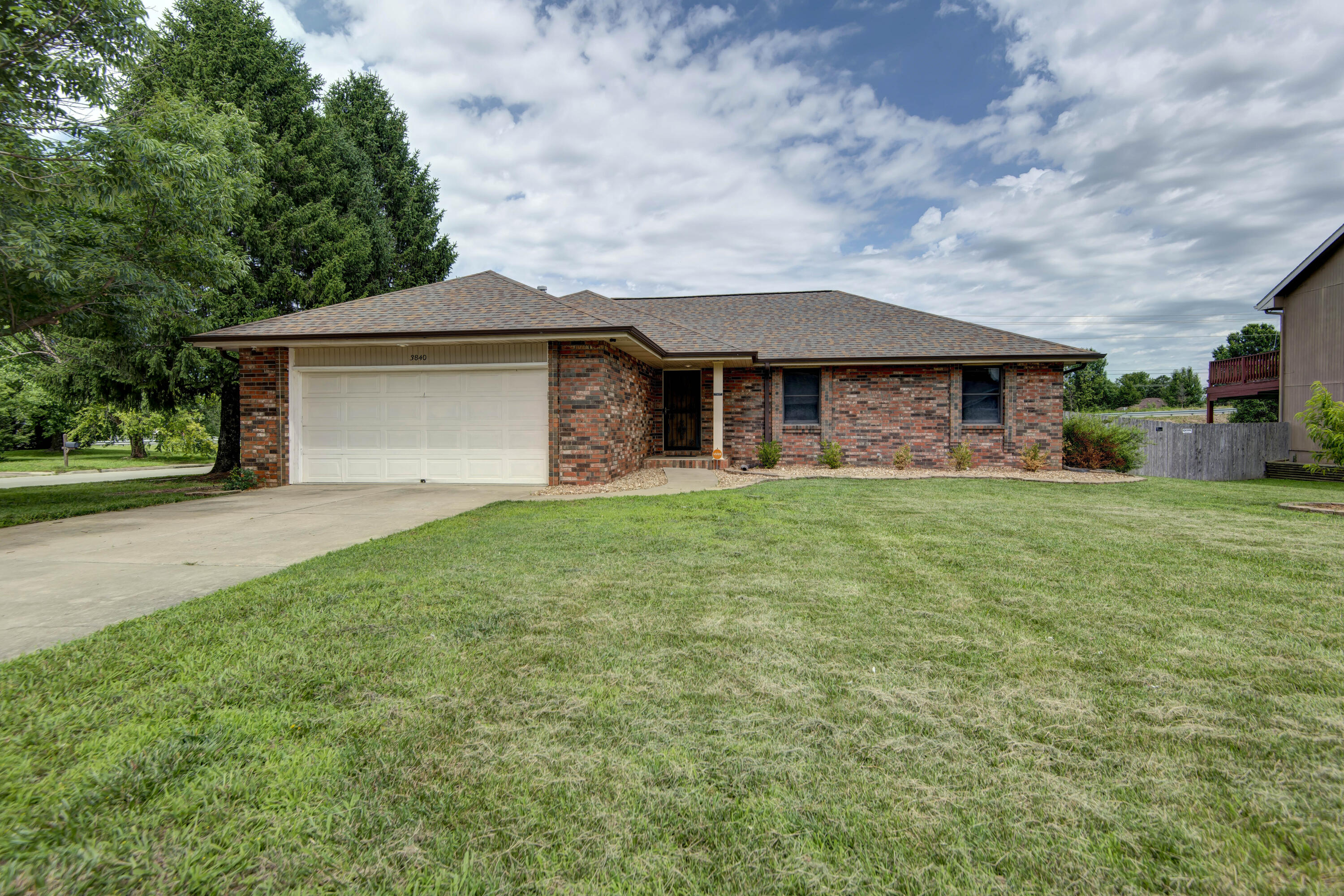 3840 South Cottage Avenue Property Photo 1