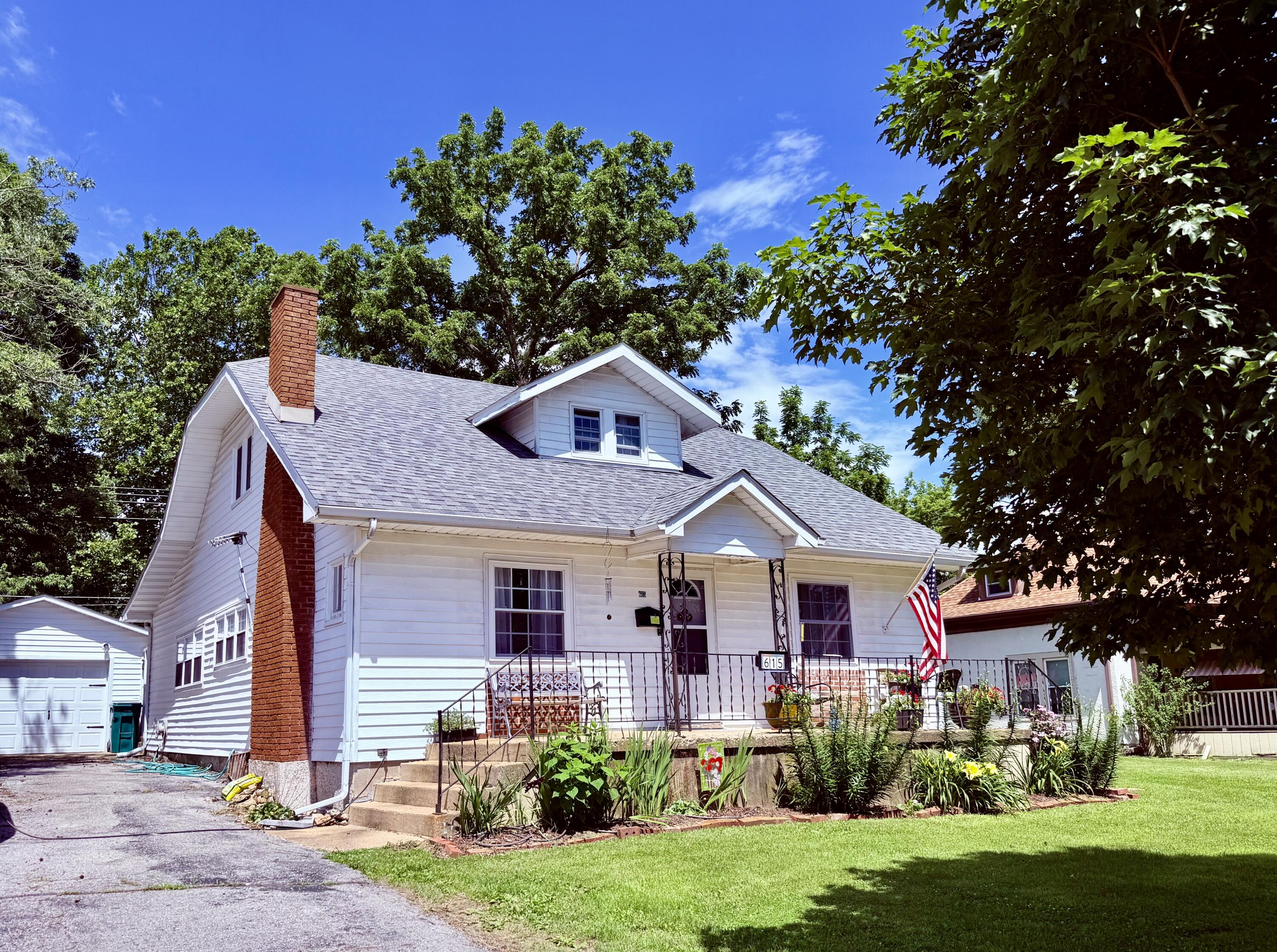 615 North Maple Avenue Property Photo 1