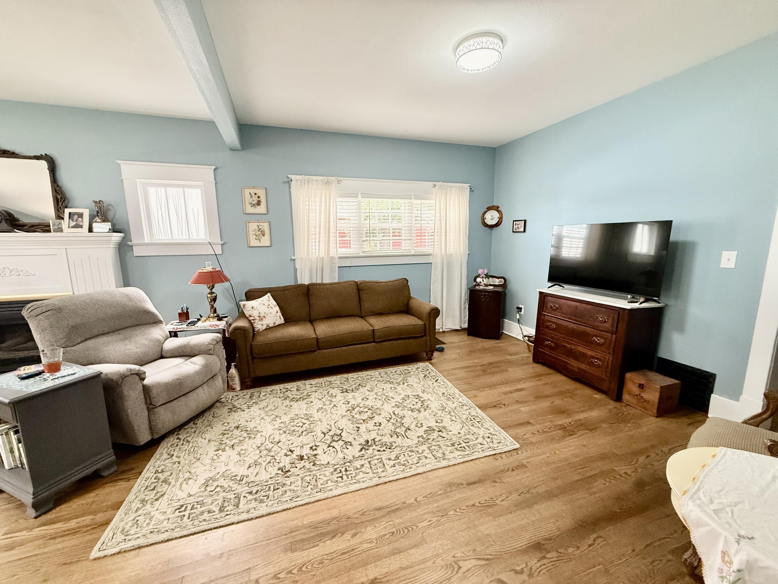 615 North Maple Avenue Property Photo 5