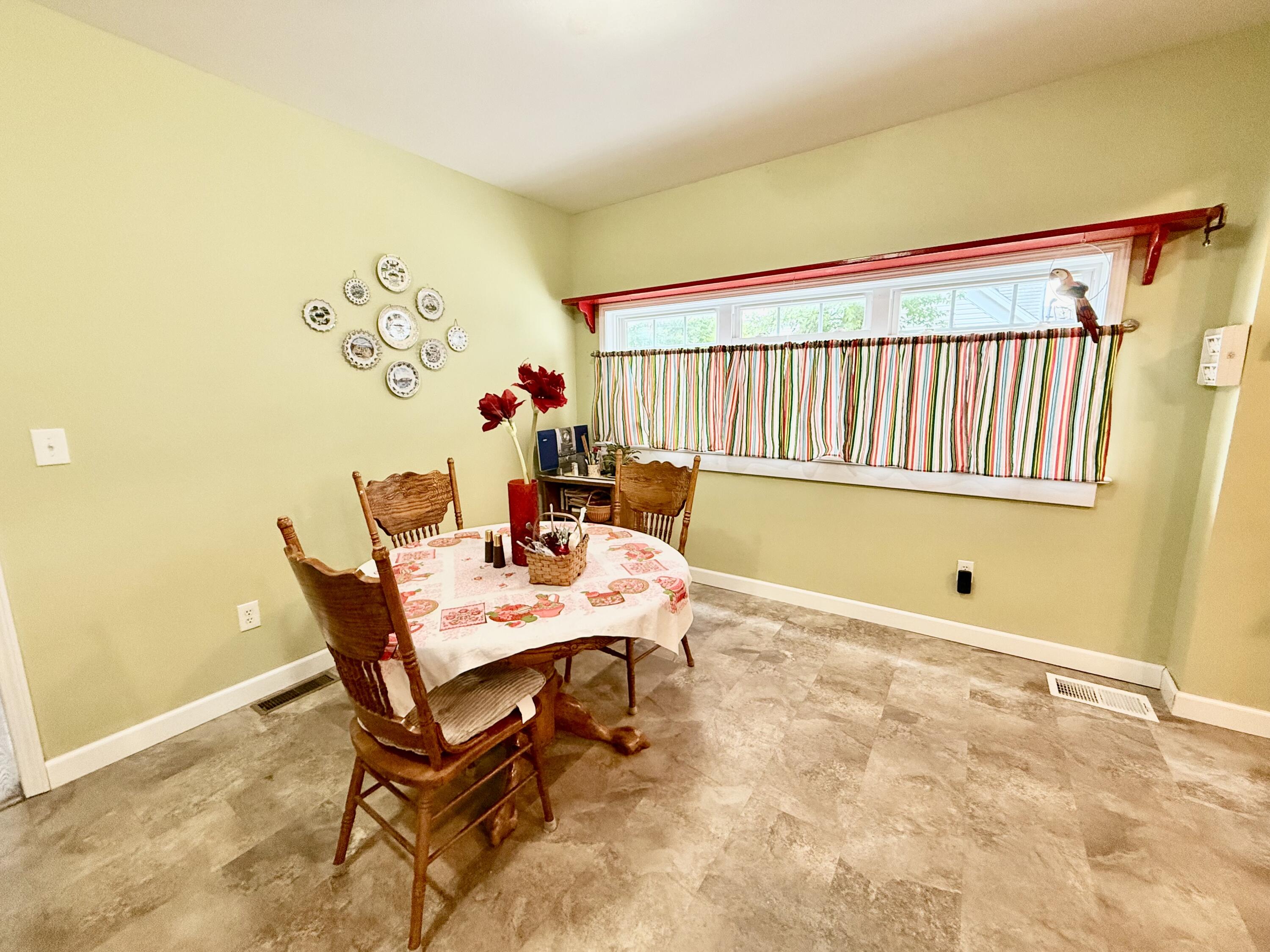 615 North Maple Avenue Property Photo 8