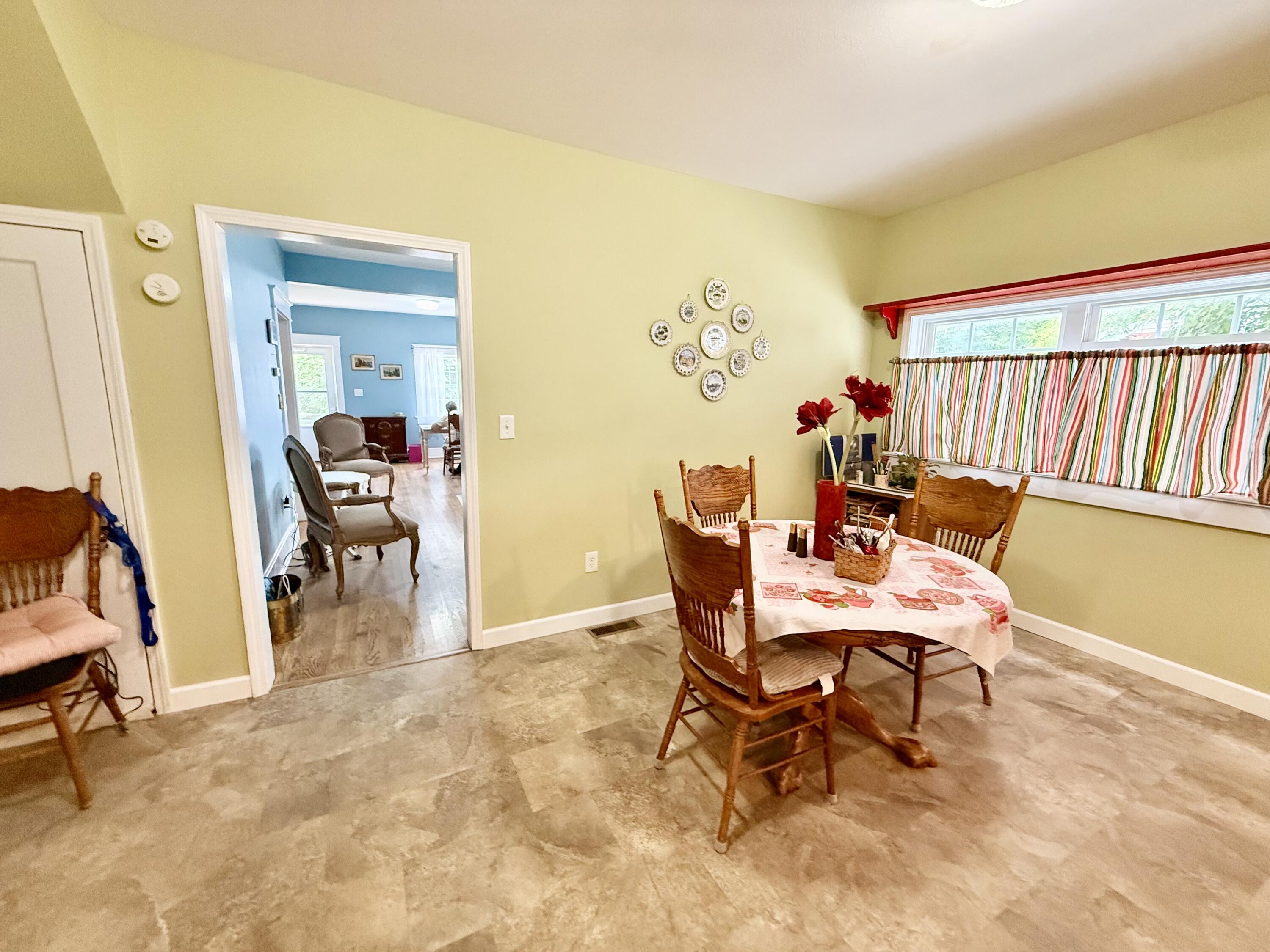 615 North Maple Avenue Property Photo 9
