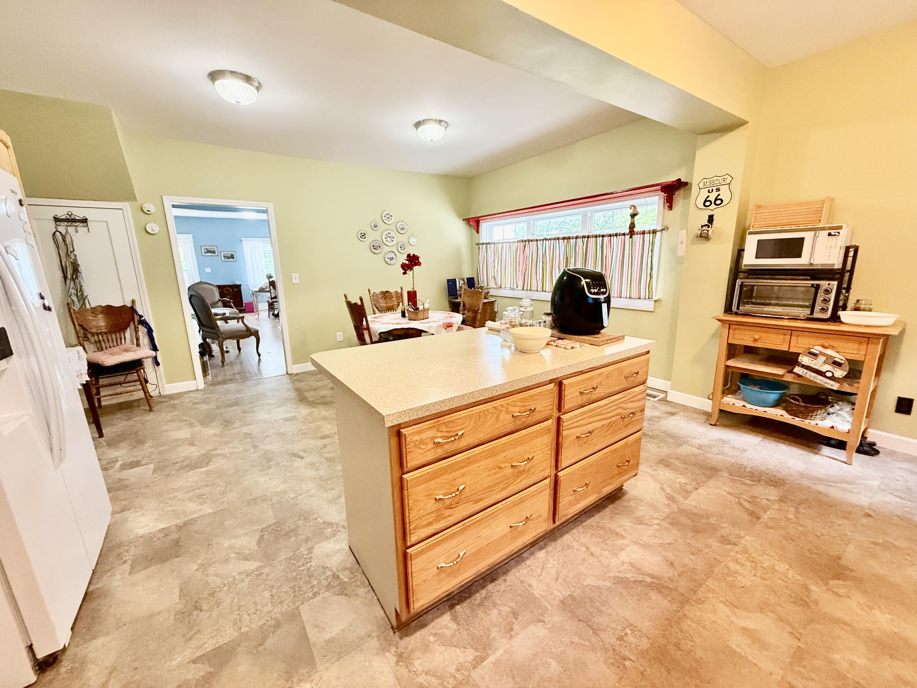 615 North Maple Avenue Property Photo 11