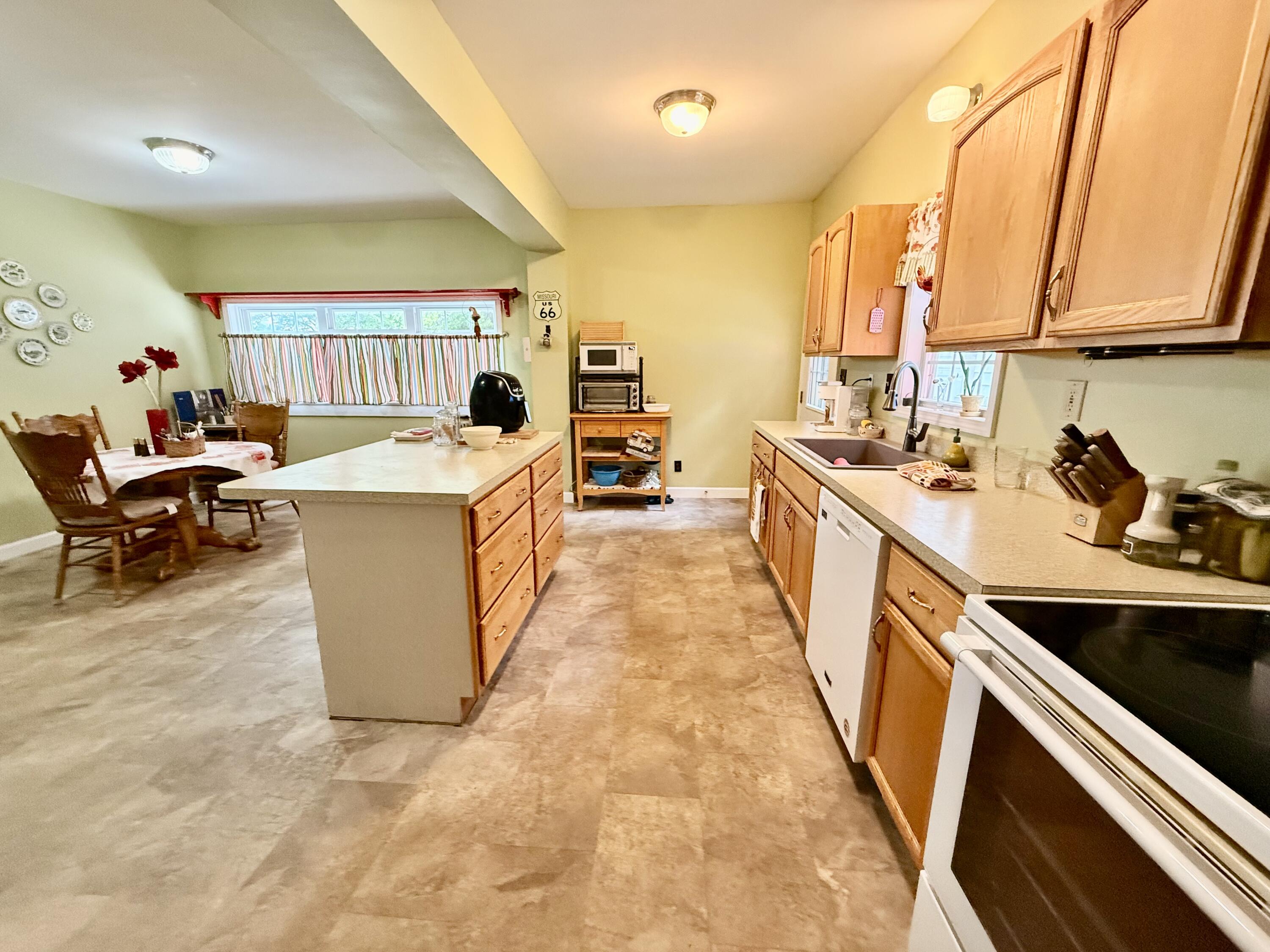 615 North Maple Avenue Property Photo 12