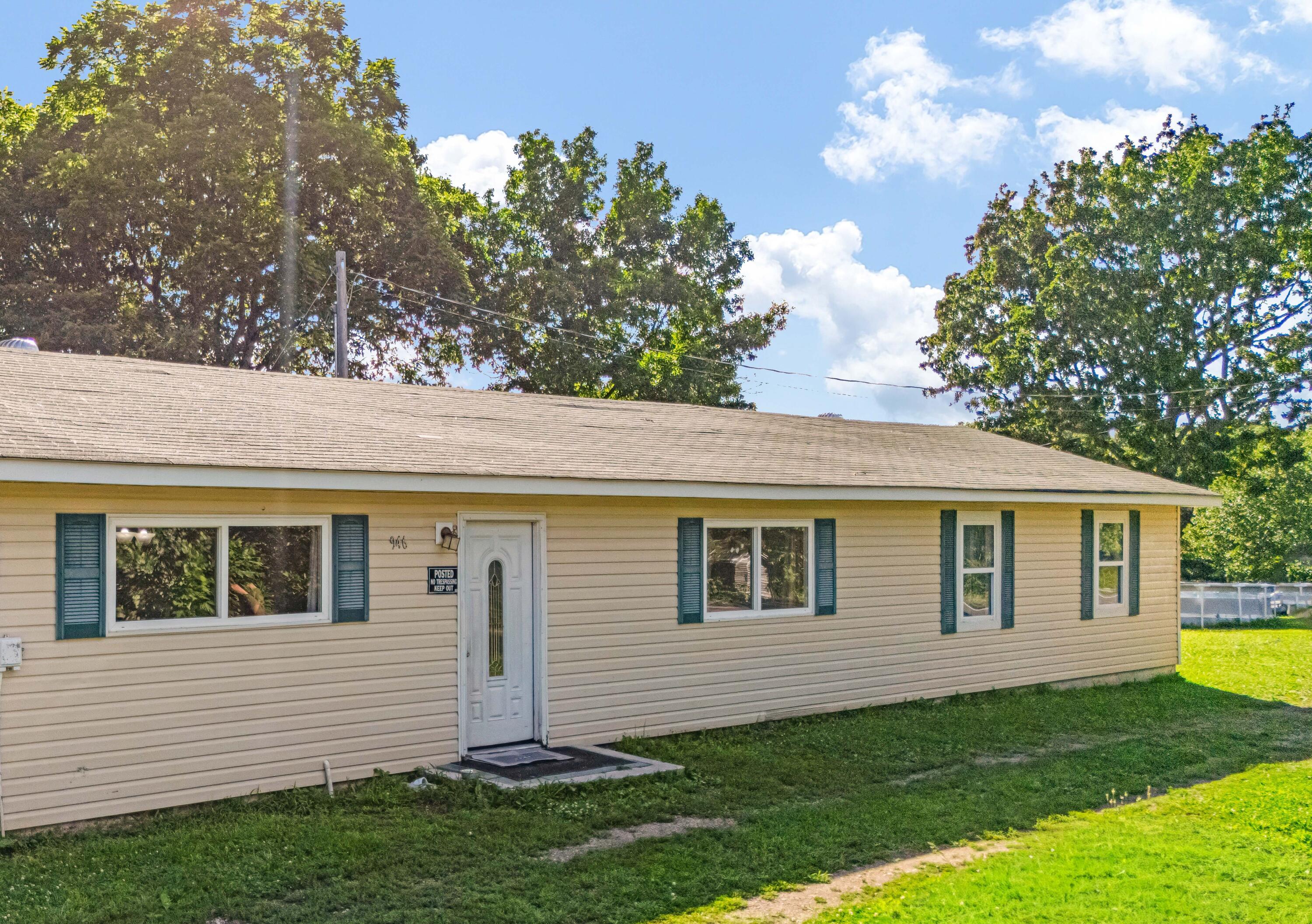946 State Route 14 Property Photo 1