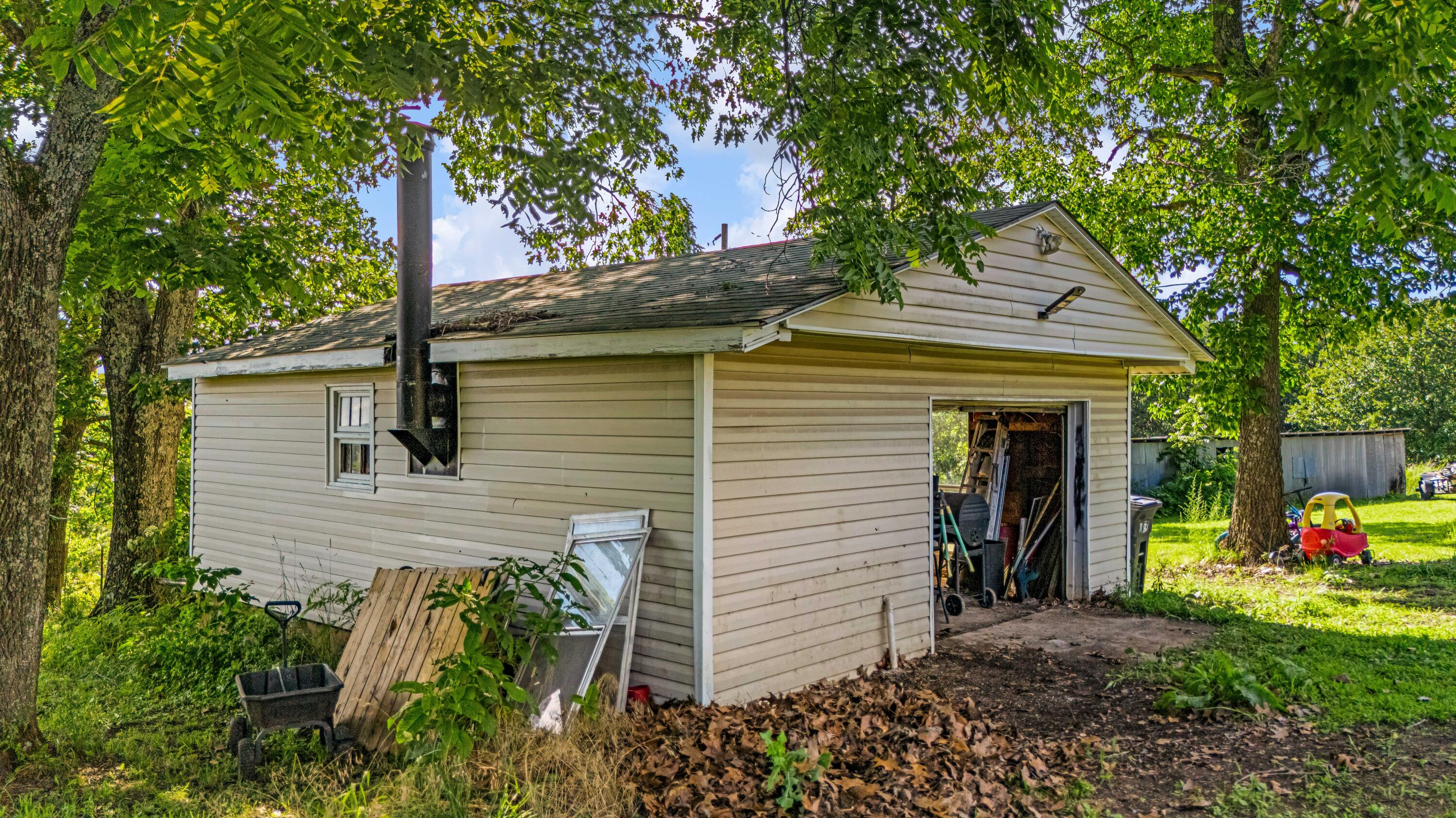 946 State Route 14 Property Photo 24