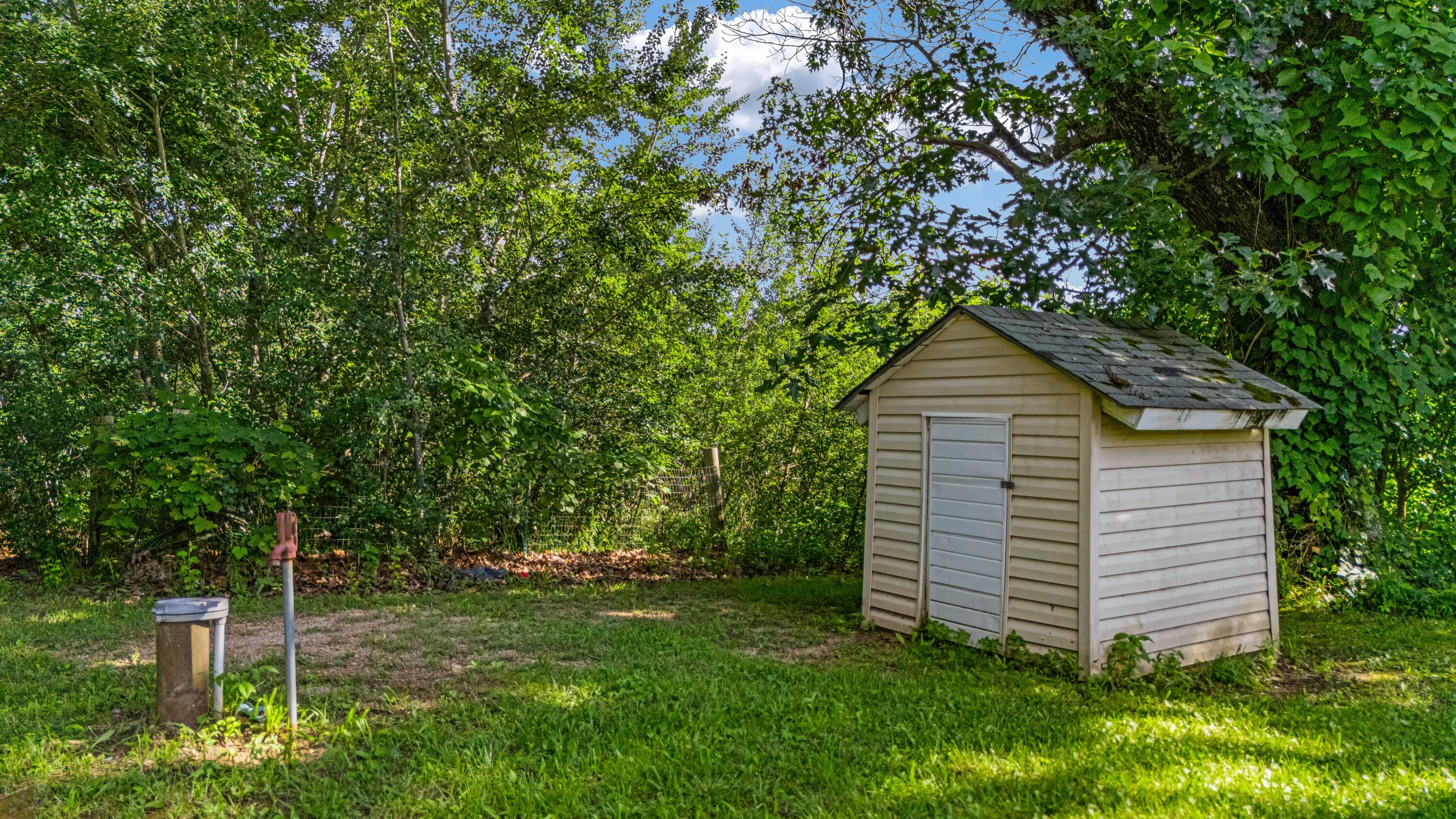 946 State Route 14 Property Photo 25