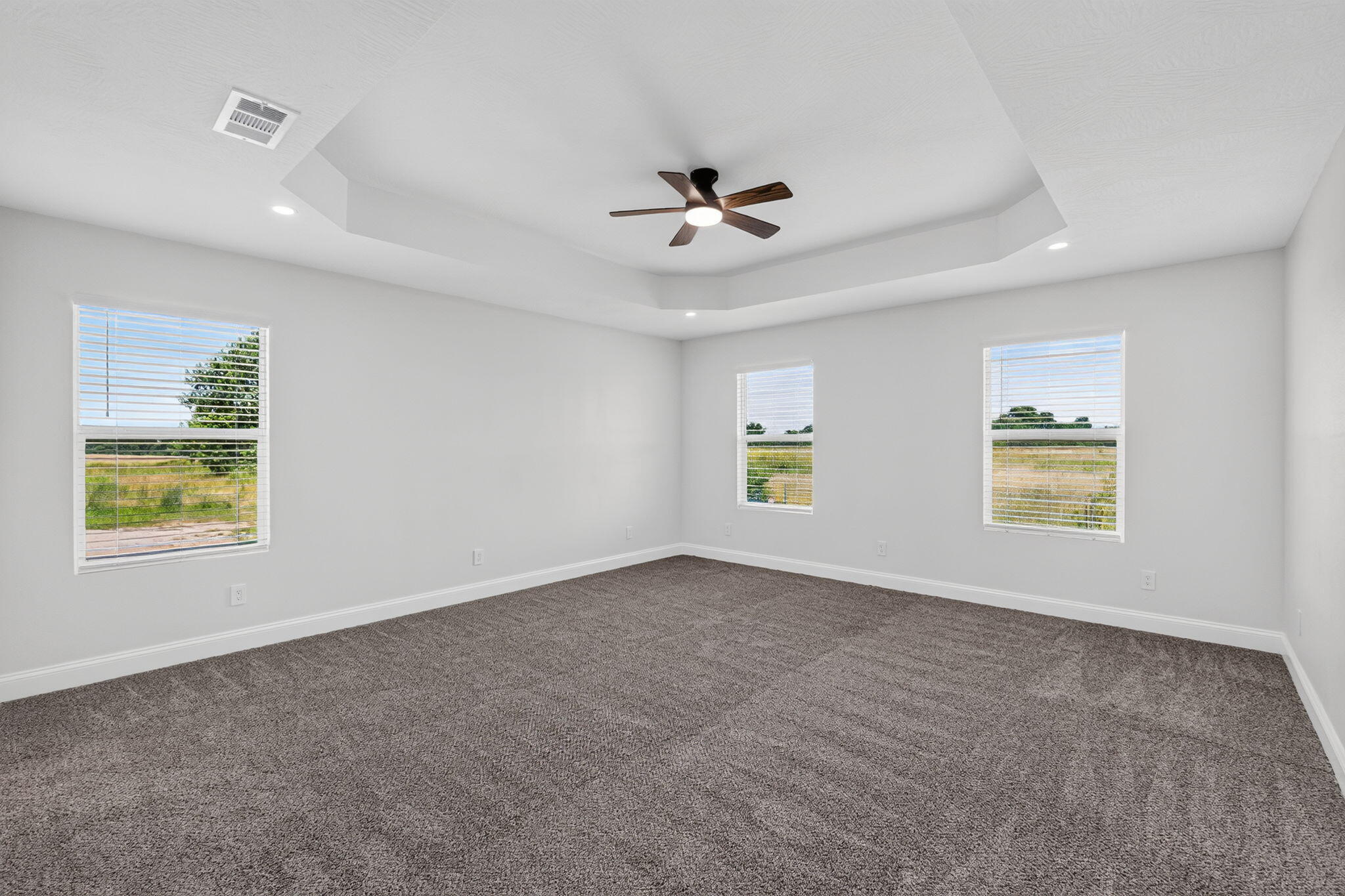587 South Chicago Avenue Property Photo 35