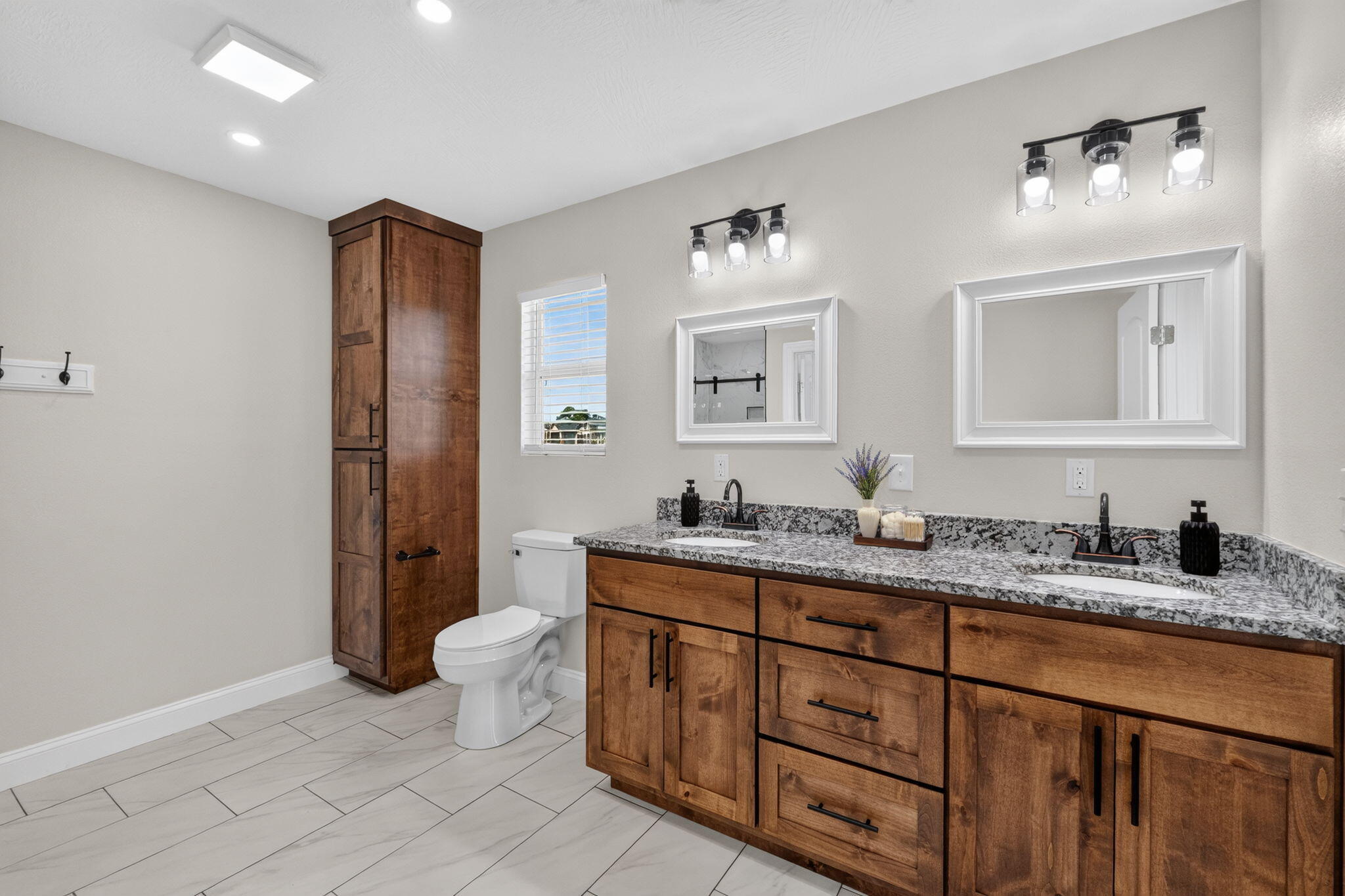 587 South Chicago Avenue Property Photo 36