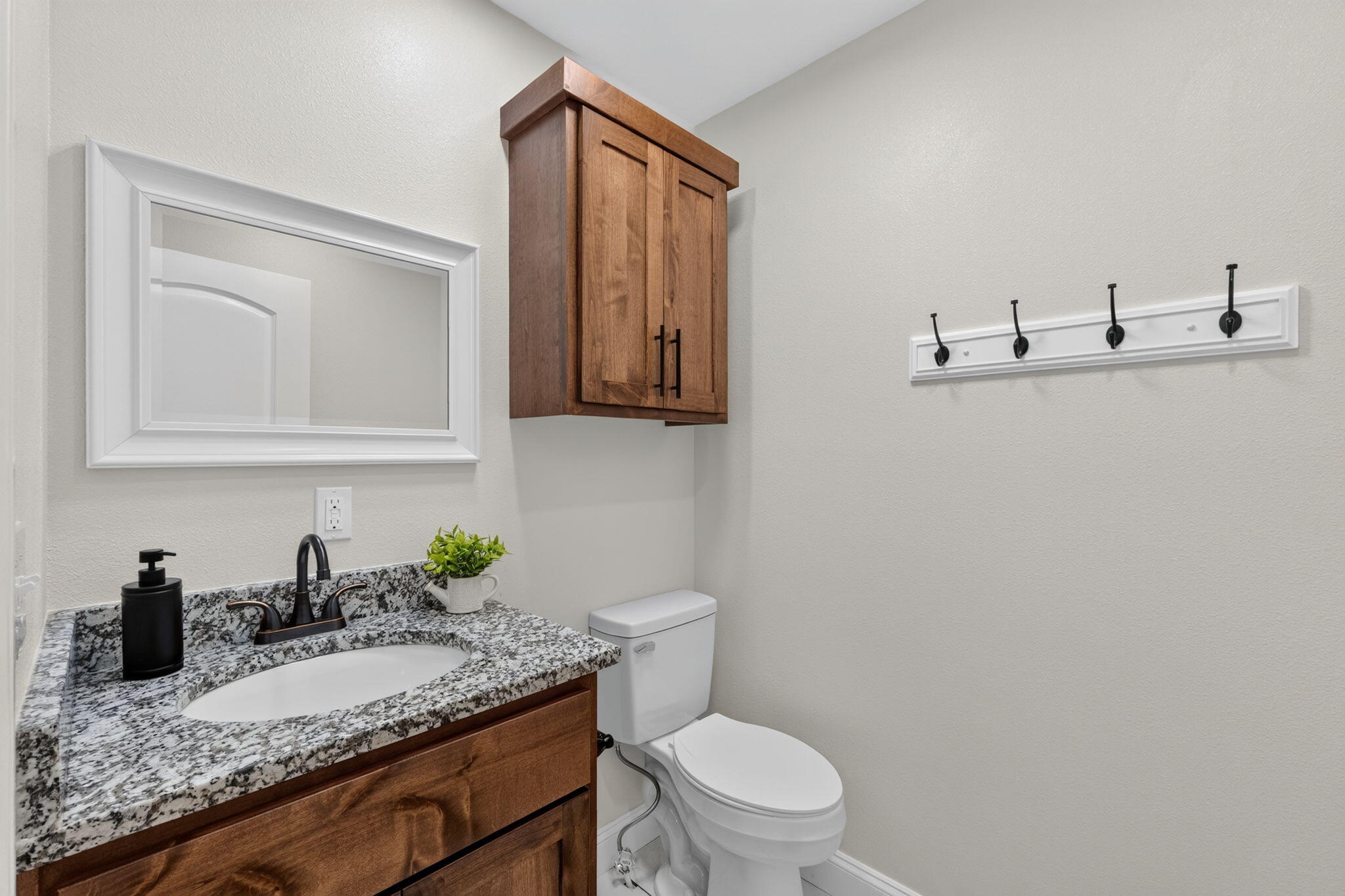 587 South Chicago Avenue Property Photo 44