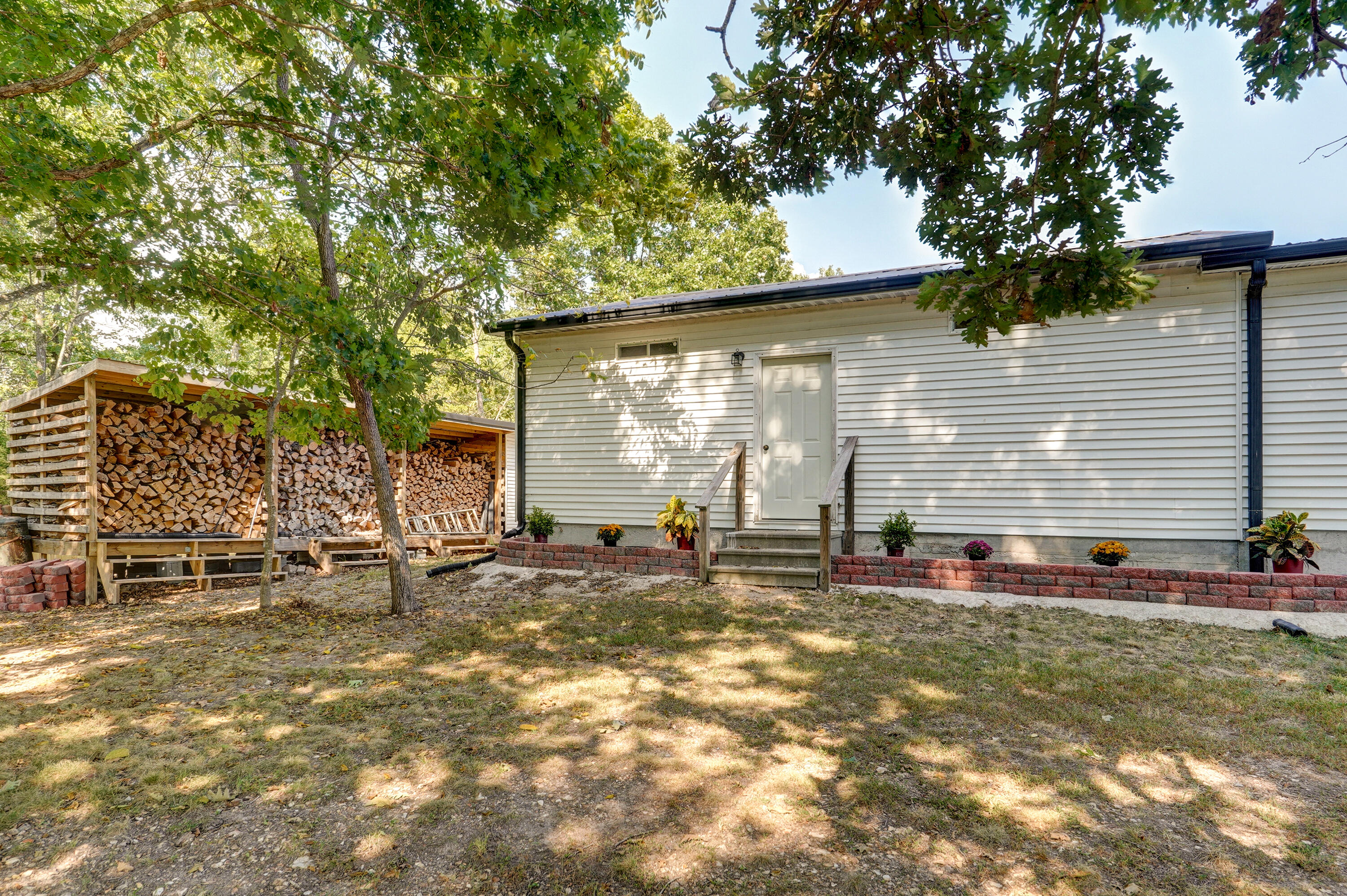 251-d Holly Lane Property Photo 8