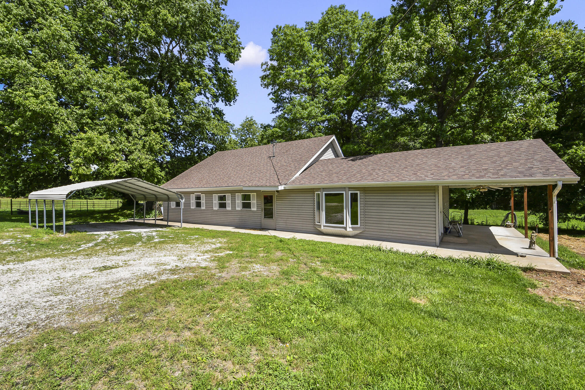 533 Ghan Road Property Photo 6
