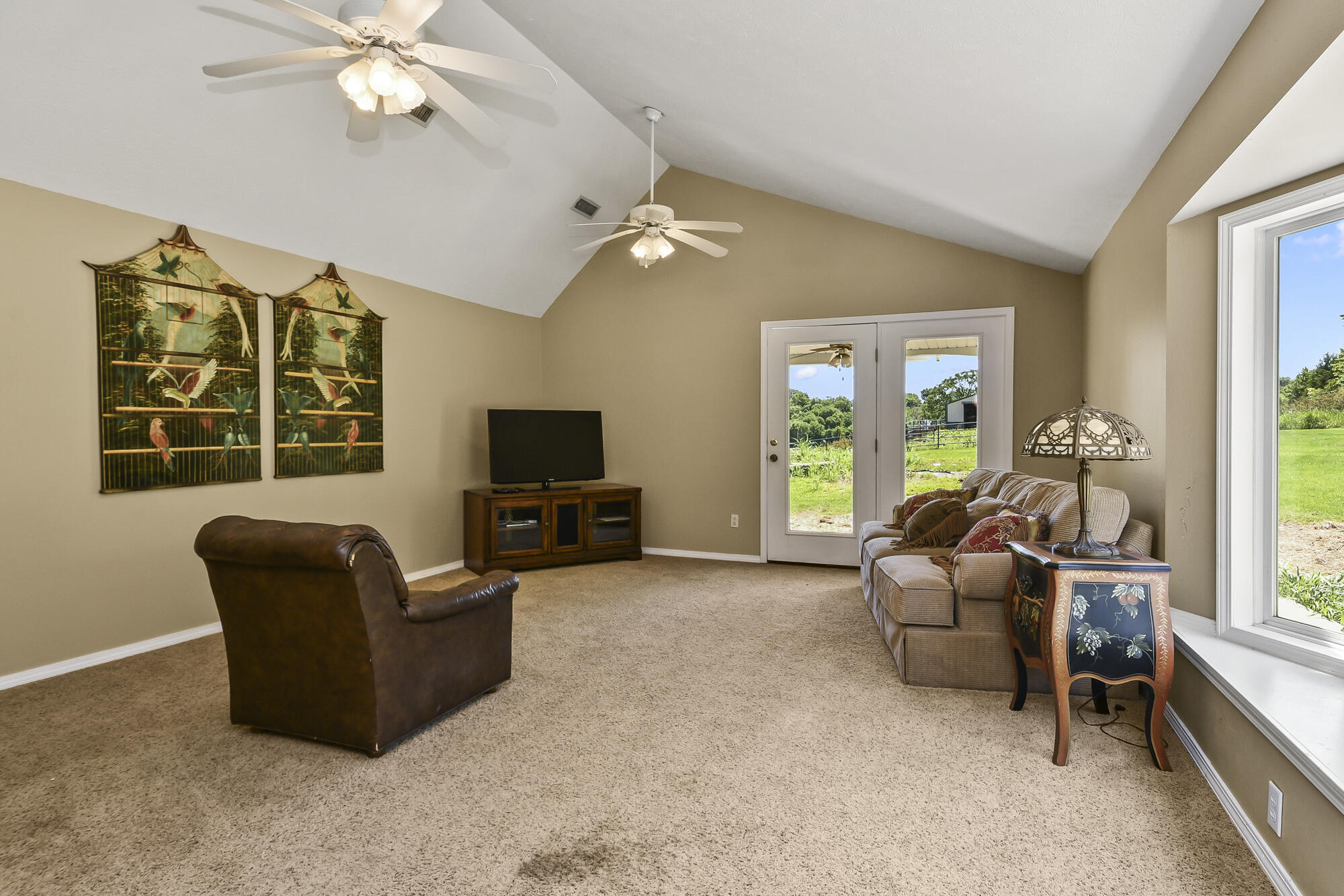 533 Ghan Road Property Photo 8