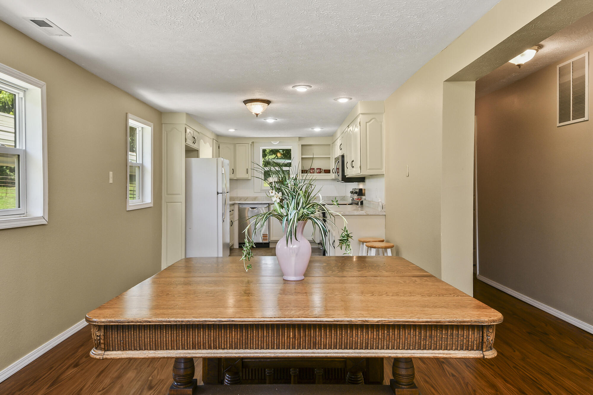 533 Ghan Road Property Photo 10