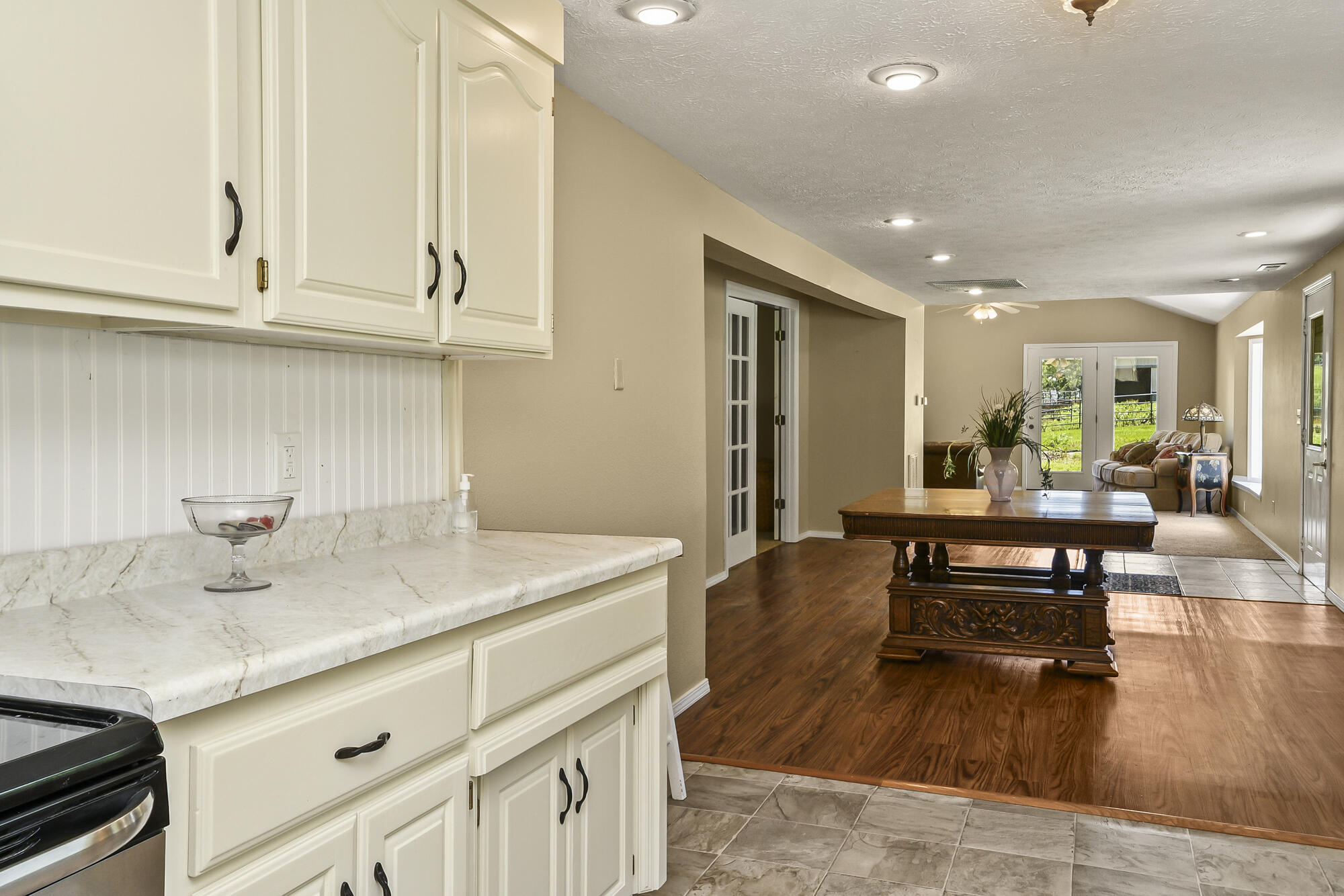 533 Ghan Road Property Photo 13
