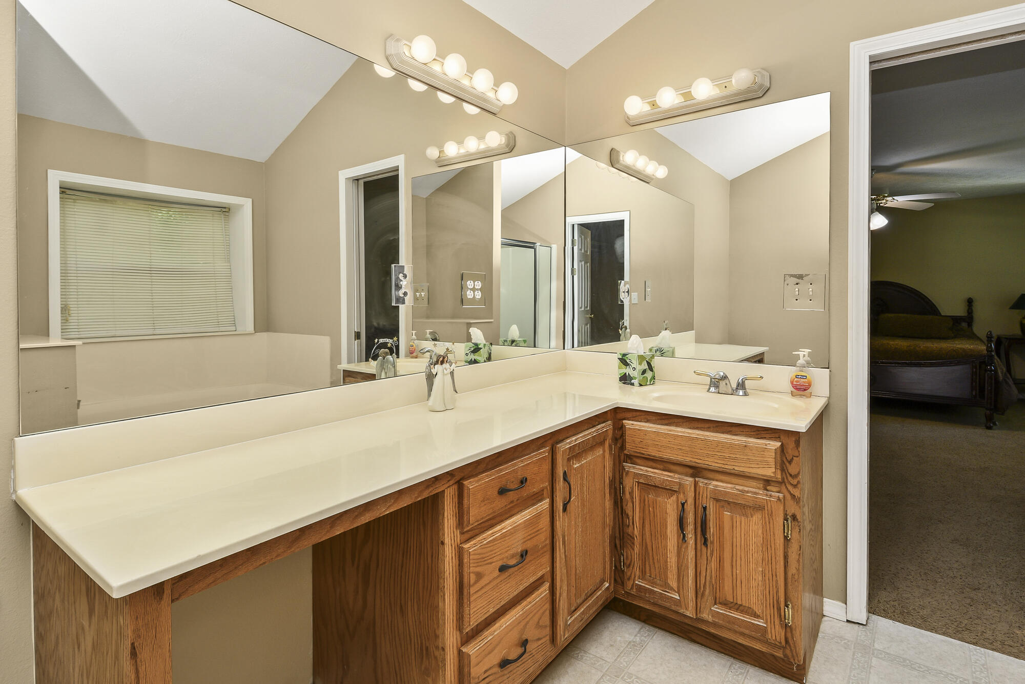 533 Ghan Road Property Photo 22