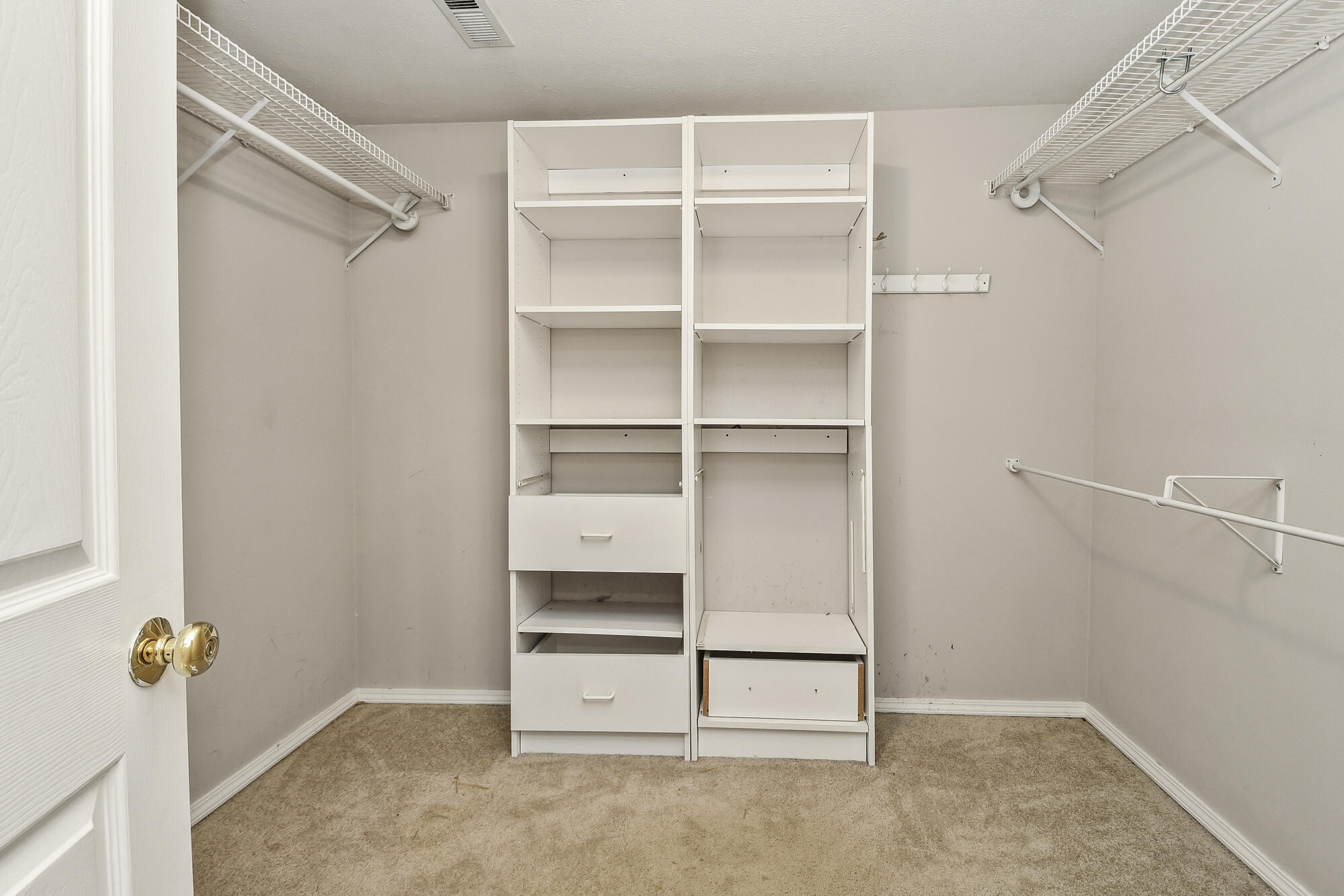 533 Ghan Road Property Photo 26